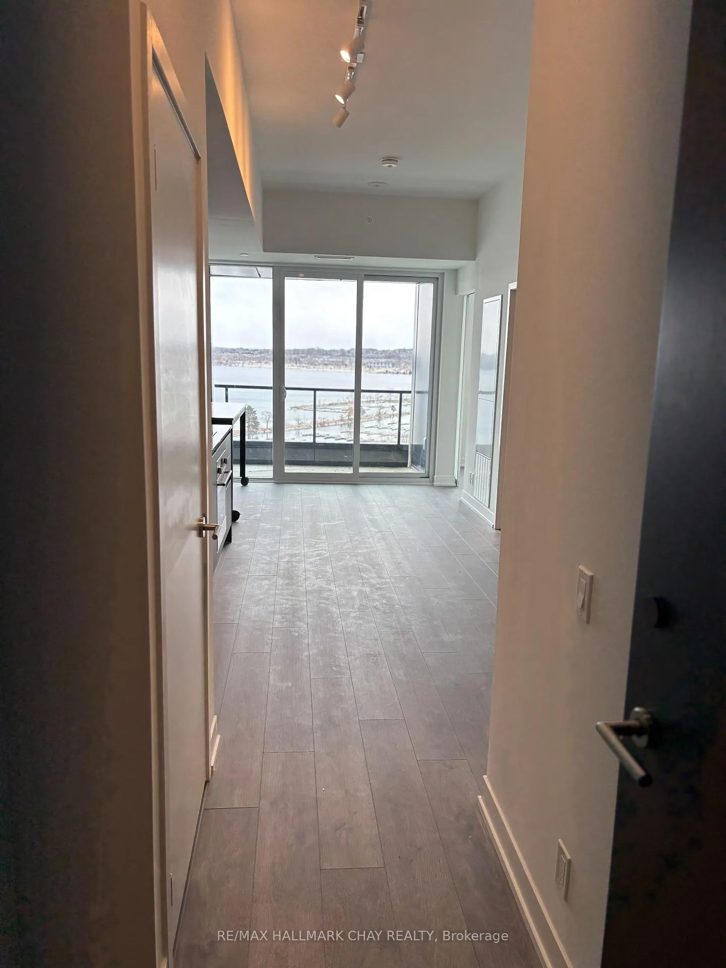 Photo 4 of Unit 1010, 39 Mary Street, Barrie, City Centre — HOMEH
