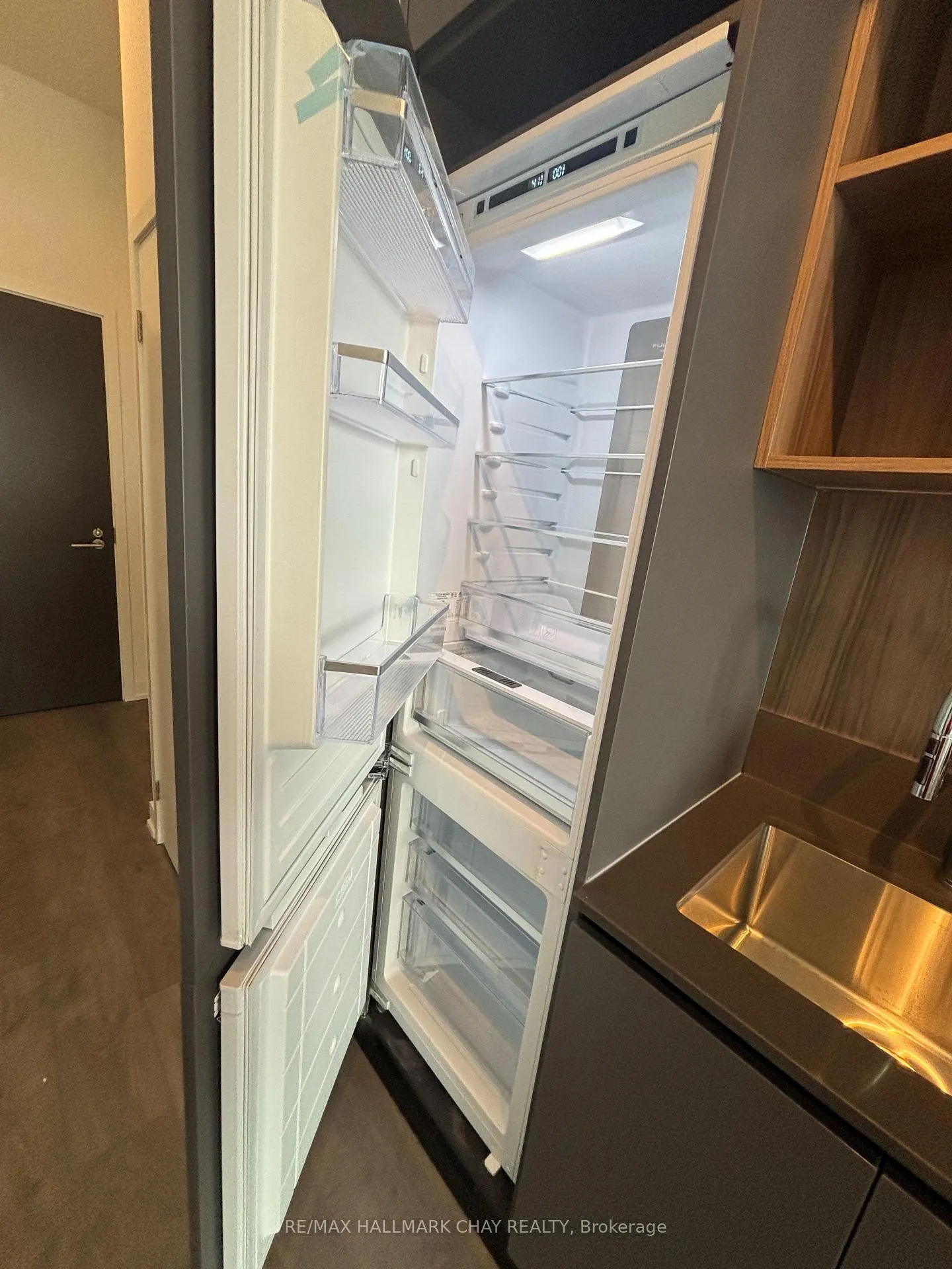 Photo 7 of Unit 1010, 39 Mary Street, Barrie, City Centre — HOMEH