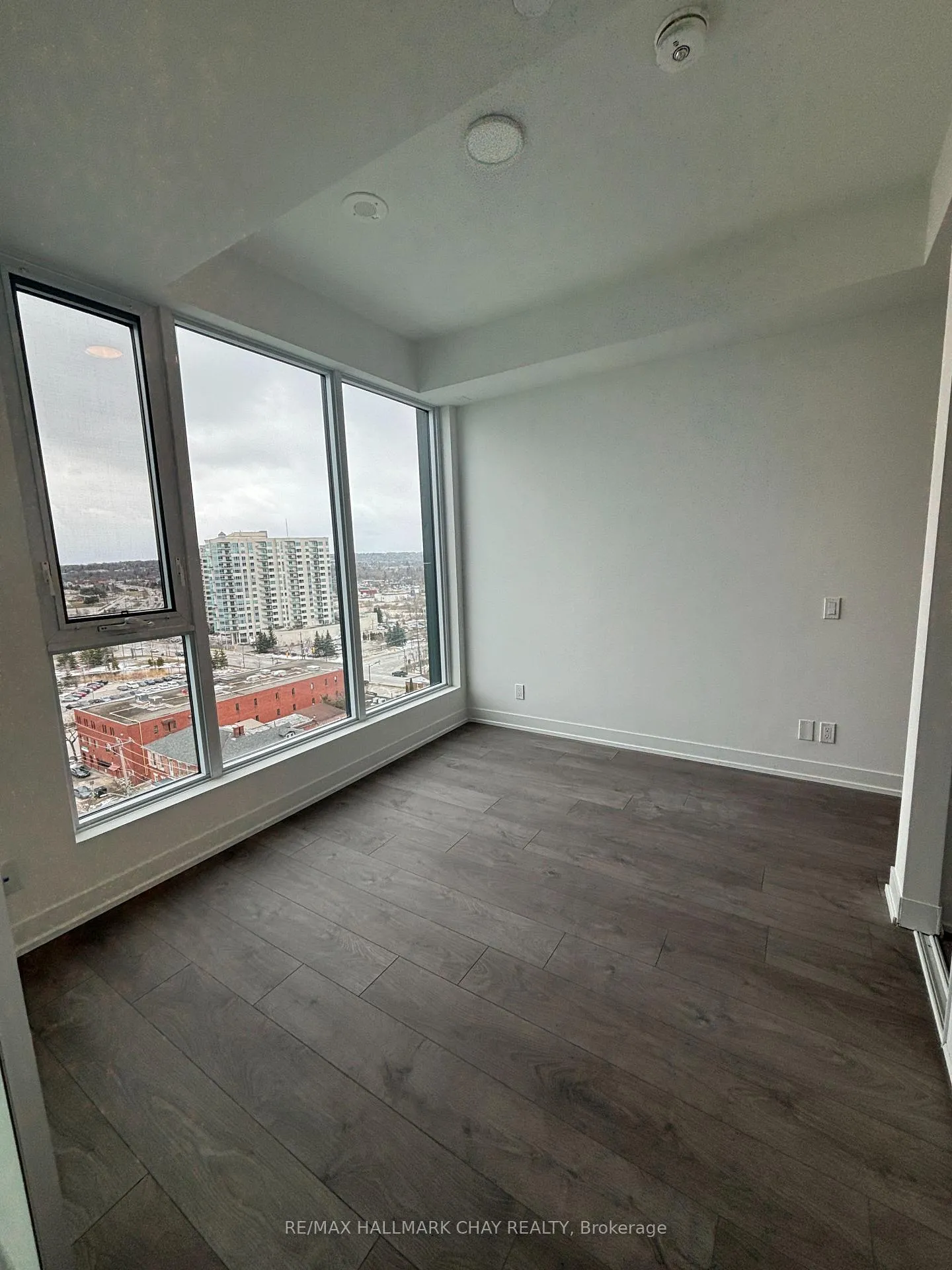 Photo 14 of Unit 1010, 39 Mary Street, Barrie, City Centre — HOMEH
