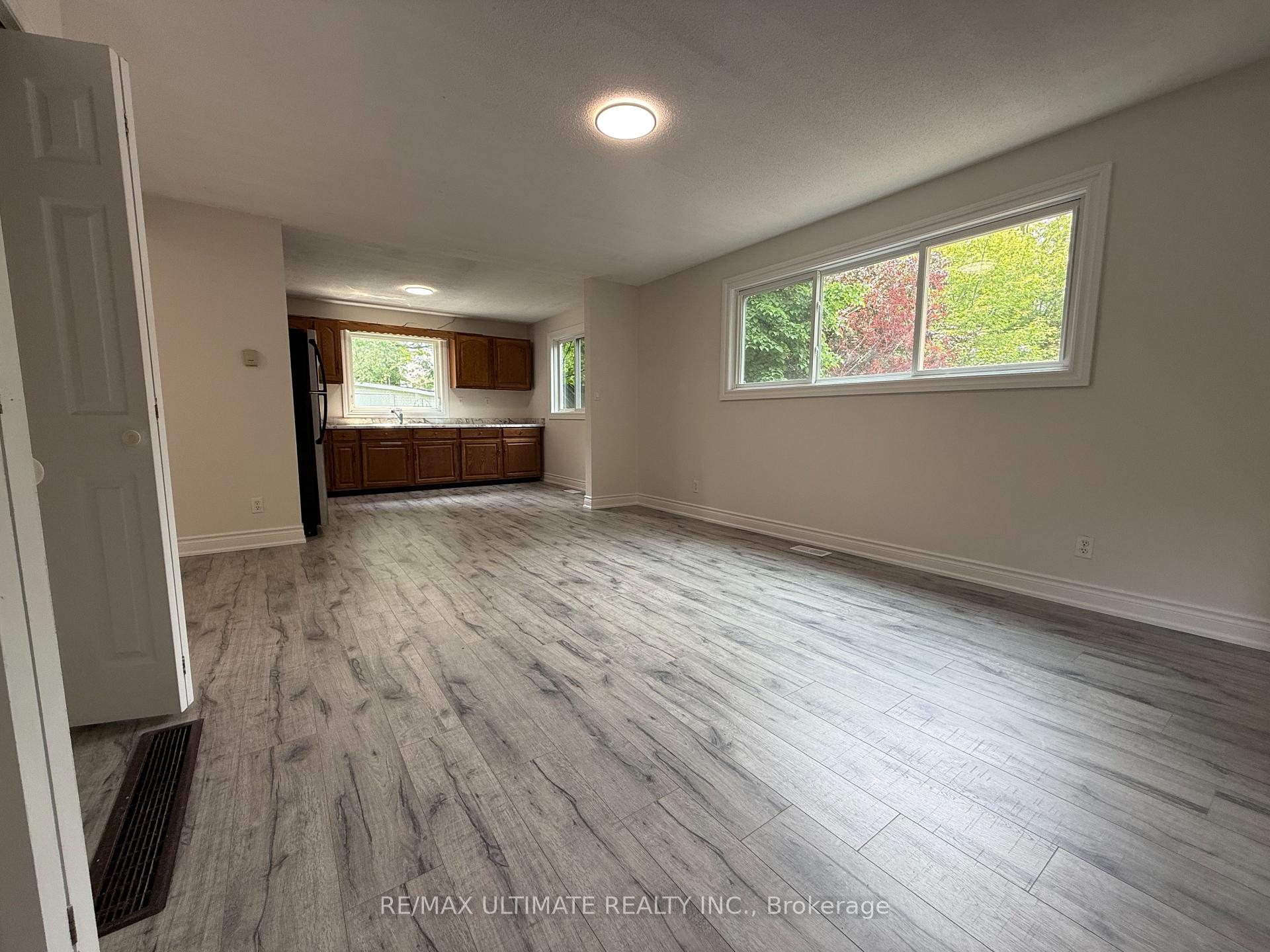 Photo 7 of Unit Side Unit B, 50 Pinery Lane, Georgina, Sutton & Jackson's Point — HOMEH
