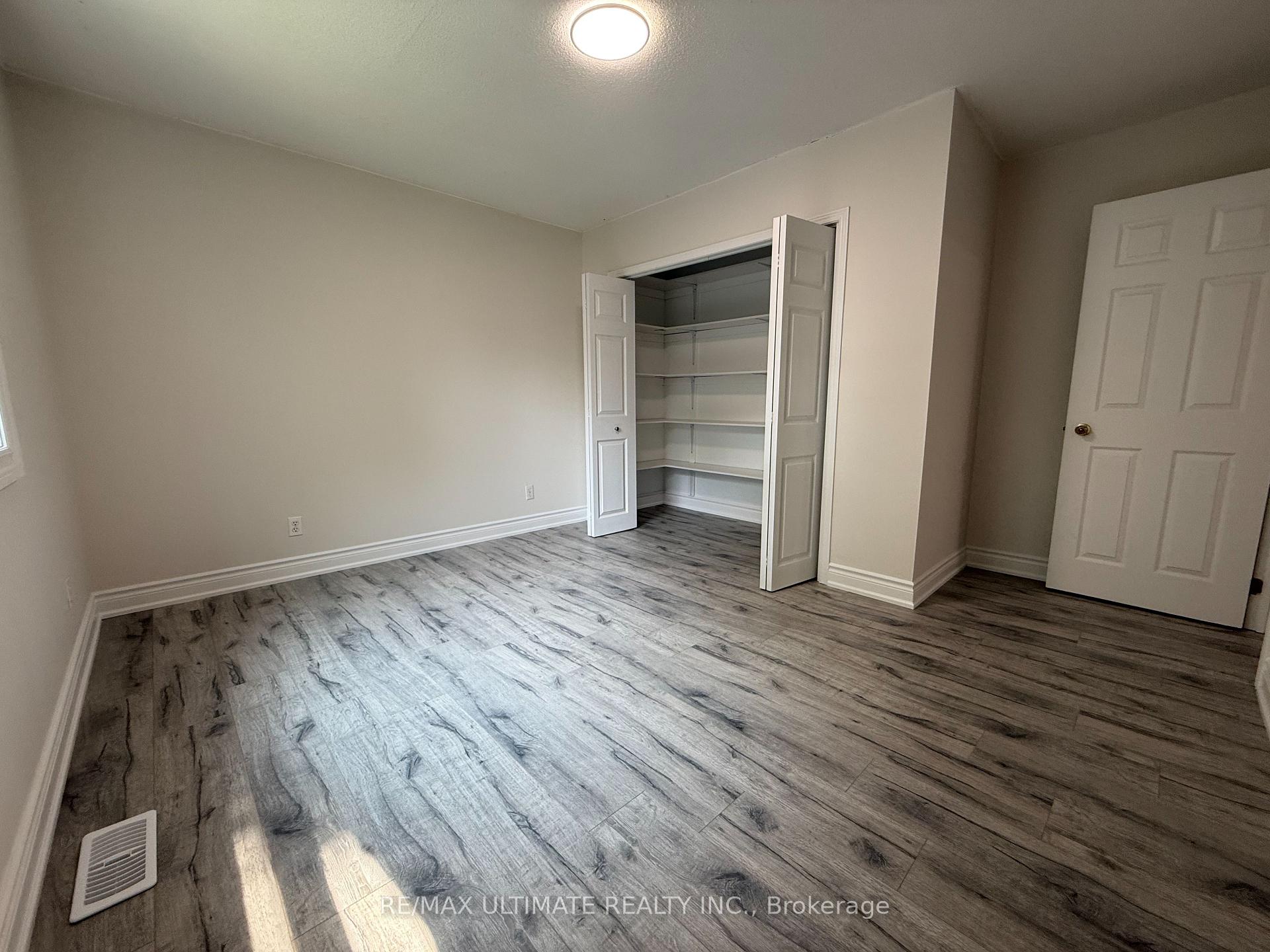 Photo 16 of Unit Side Unit B, 50 Pinery Lane, Georgina, Sutton & Jackson's Point — HOMEH