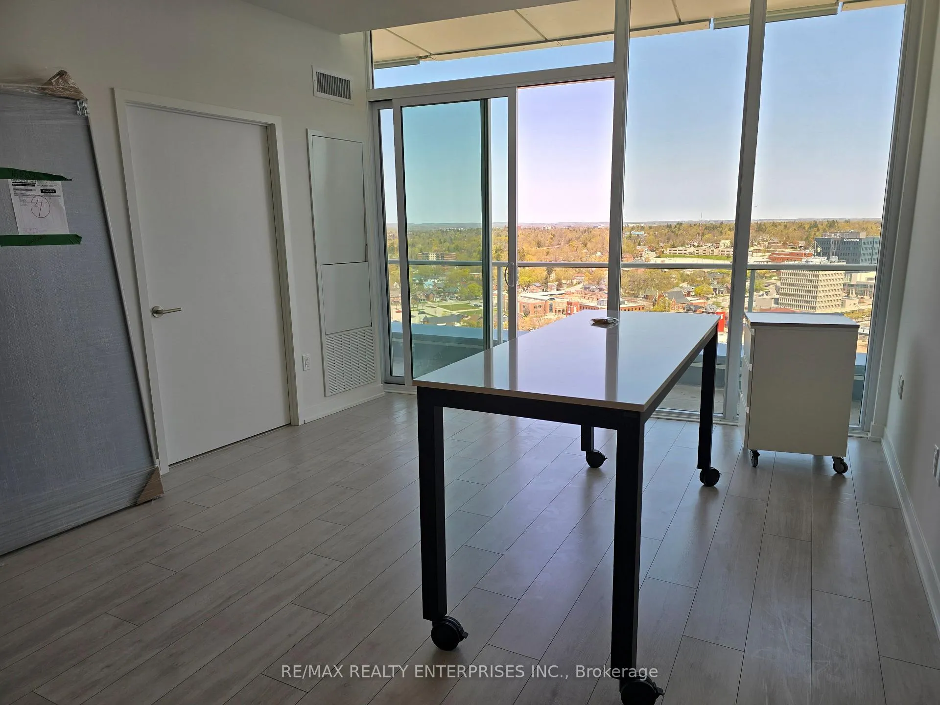 Photo 3 of Unit 2303, 39 Mary Street, Barrie, City Centre — HOMEH