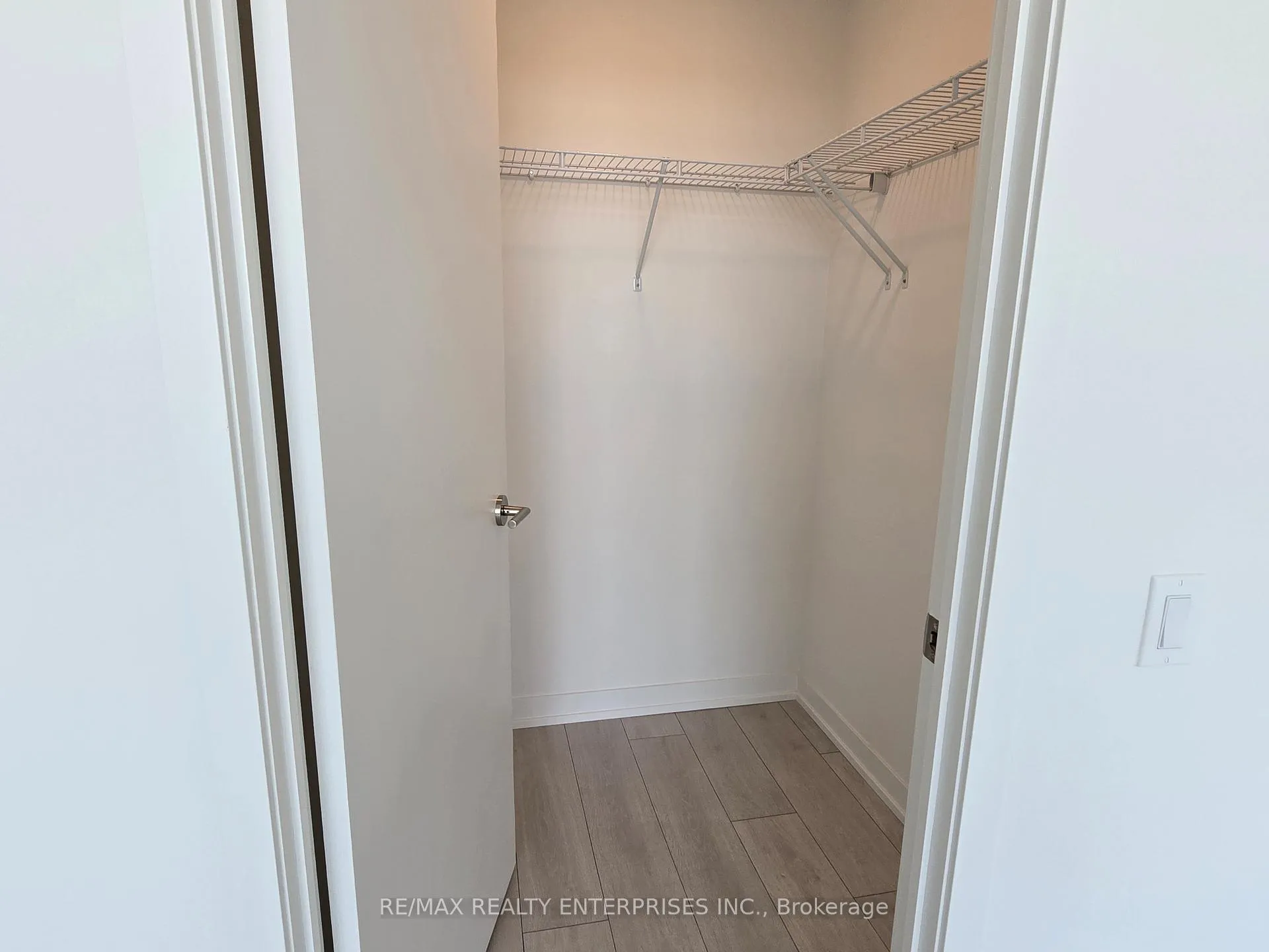 Photo 8 of Unit 2303, 39 Mary Street, Barrie, City Centre — HOMEH