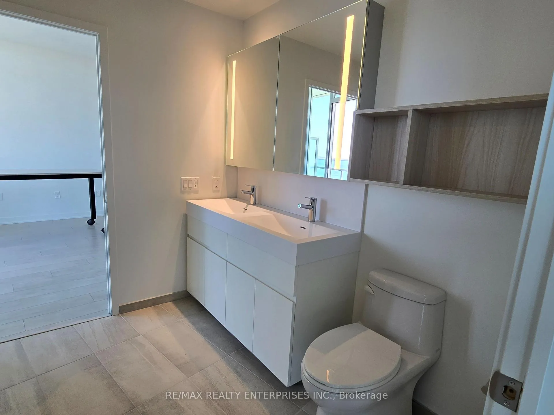 Photo 9 of Unit 2303, 39 Mary Street, Barrie, City Centre — HOMEH