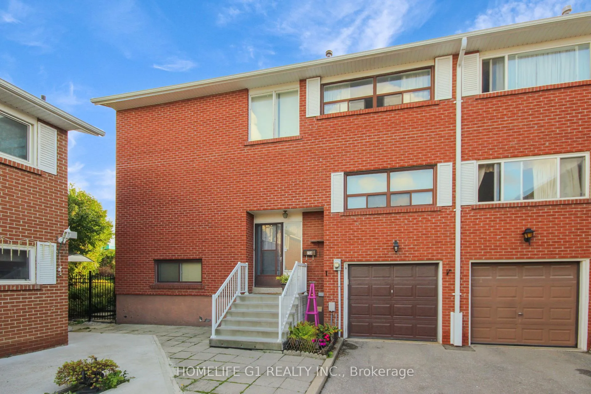 Front of Unit 43, 21a Thistle Down Boulevard