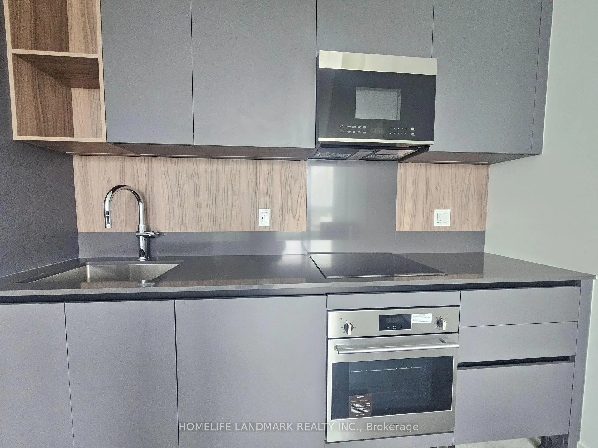 Photo 3 of Unit 2606, 39 Mary Street, Barrie, City Centre — HOMEH