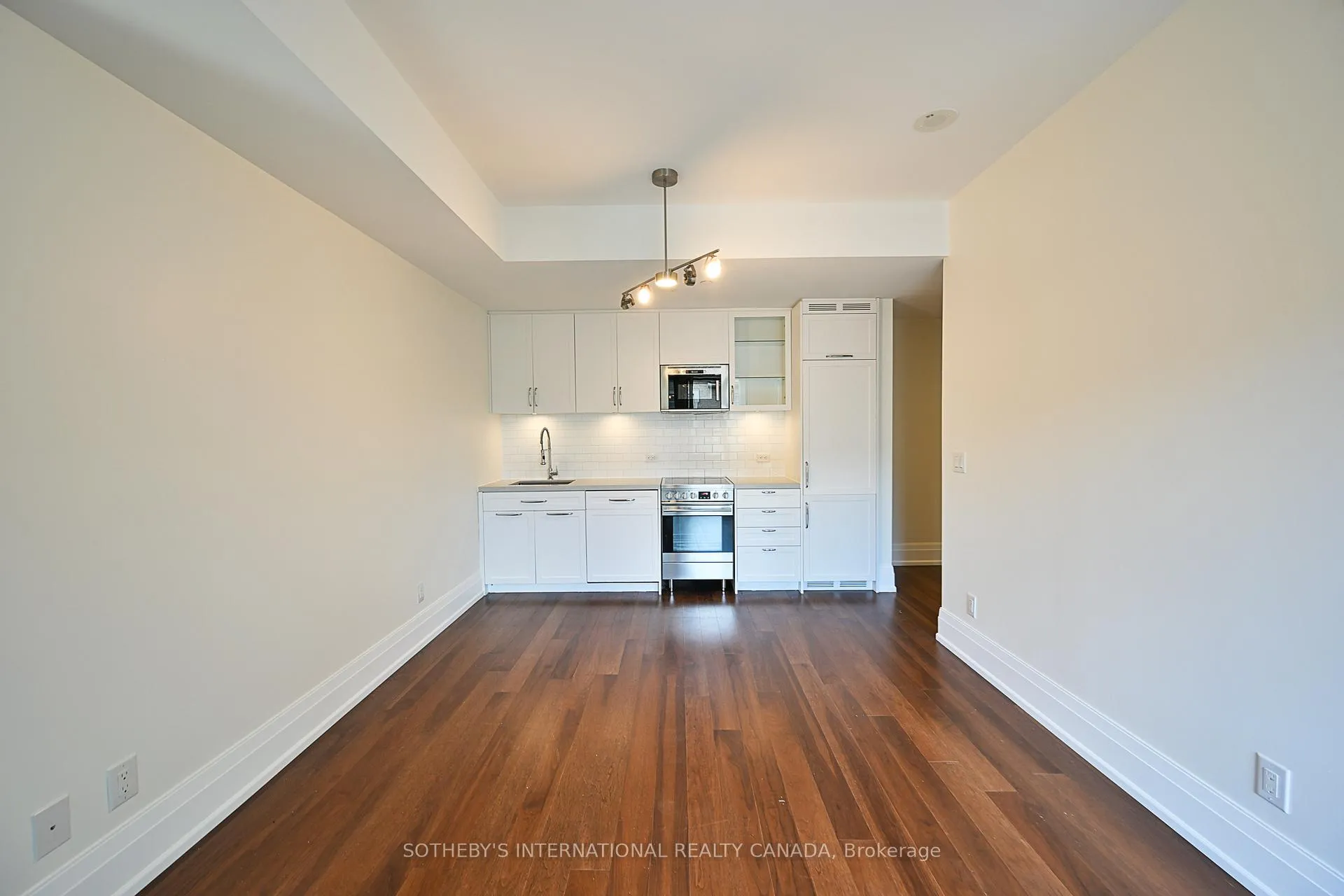 Photo 8 of Unit 312, 25 Malcolm Road, Toronto, Leaside — HOMEH