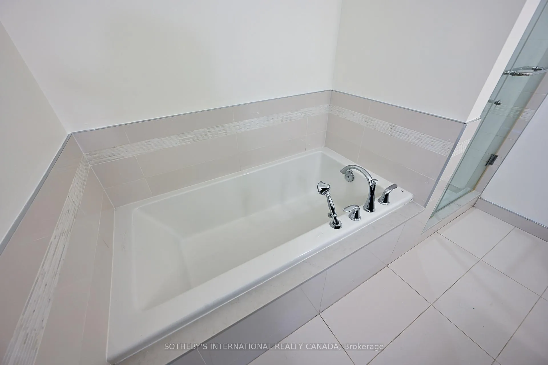 Photo 18 of Unit 312, 25 Malcolm Road, Toronto, Leaside — HOMEH