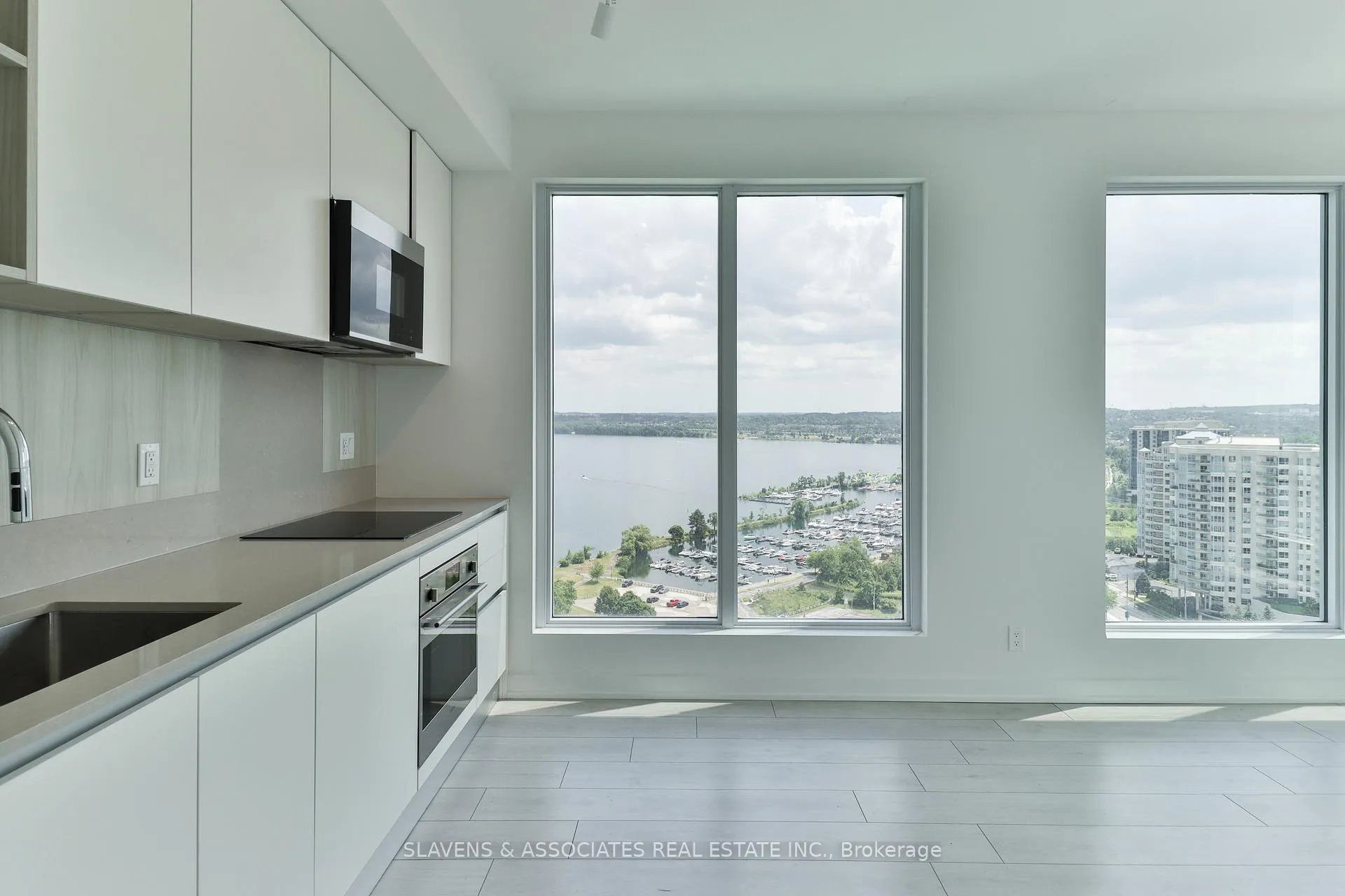 Photo 11 of Unit 1711, 39 Mary Street, Barrie, City Centre — HOMEH