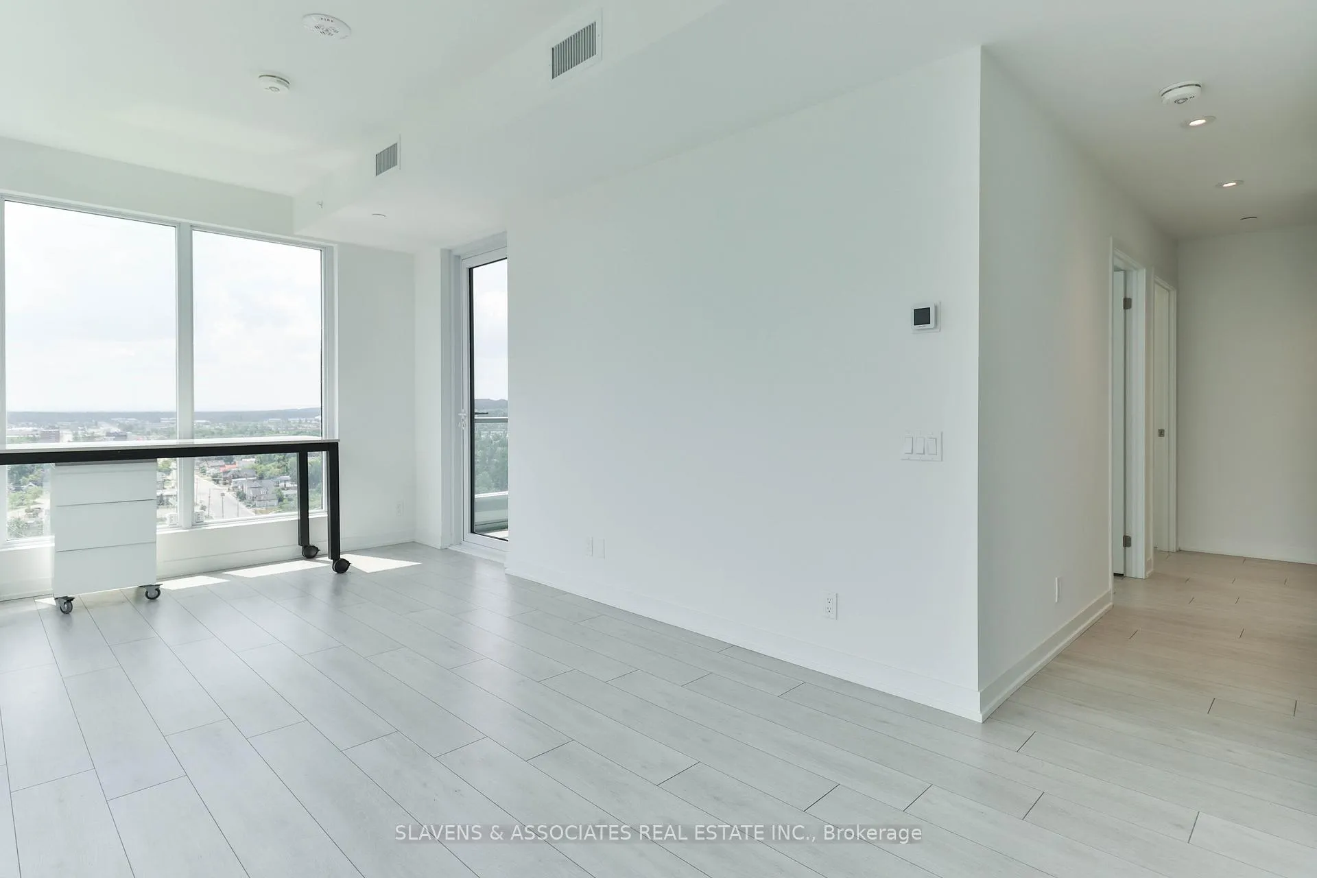 Photo 12 of Unit 1711, 39 Mary Street, Barrie, City Centre — HOMEH