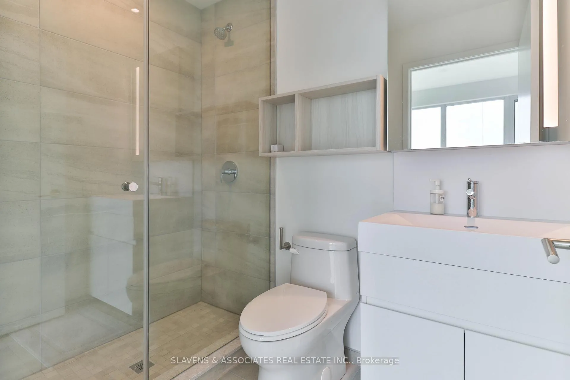Photo 17 of Unit 1711, 39 Mary Street, Barrie, City Centre — HOMEH