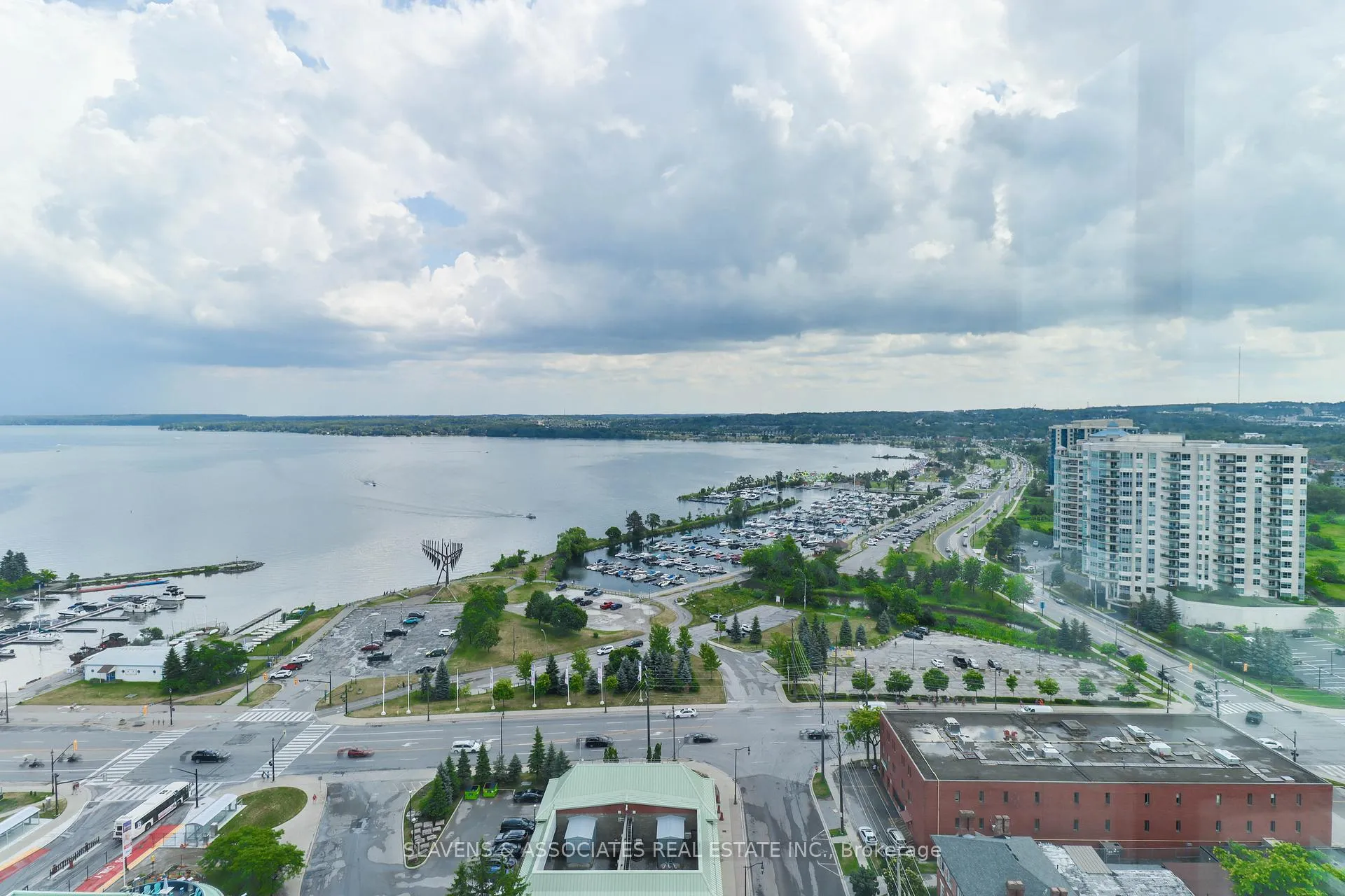 Photo 21 of Unit 1711, 39 Mary Street, Barrie, City Centre — HOMEH