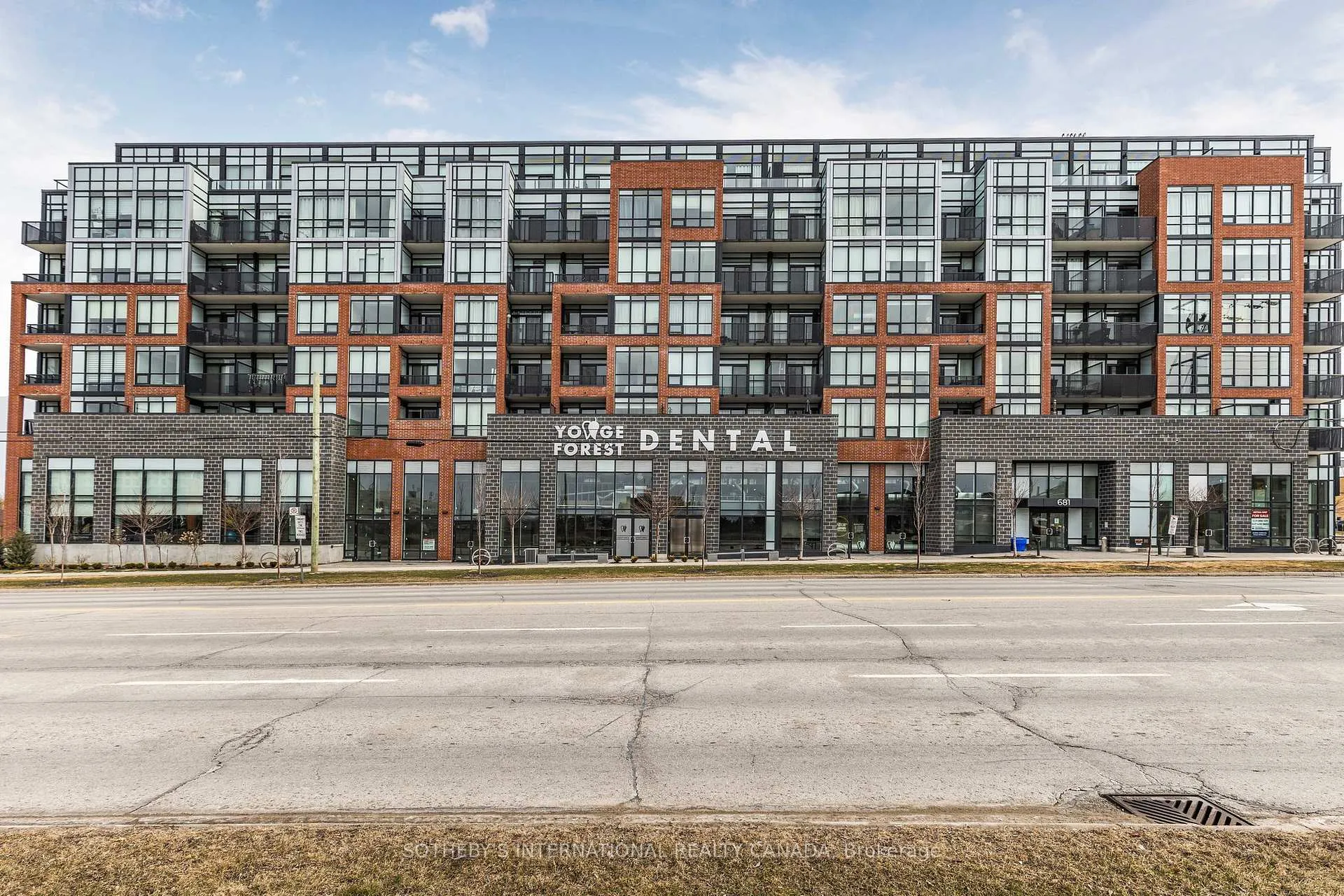 Photo 4 of Unit 302, 681 Yonge Street, Barrie, Painswick South — HOMEH