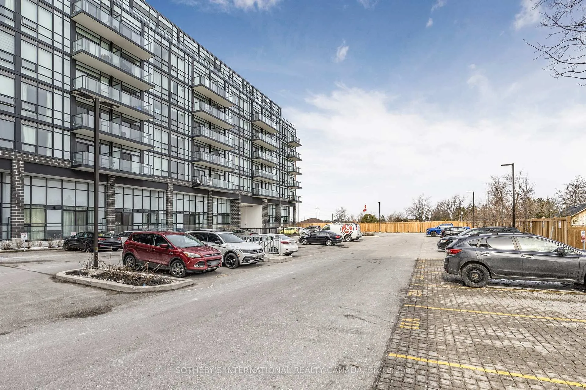 Photo 6 of Unit 302, 681 Yonge Street, Barrie, Painswick South — HOMEH