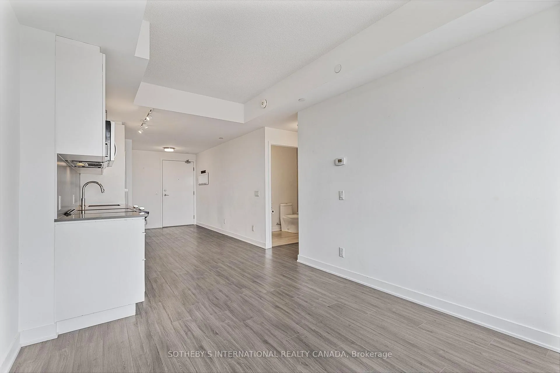 Photo 9 of Unit 302, 681 Yonge Street, Barrie, Painswick South — HOMEH