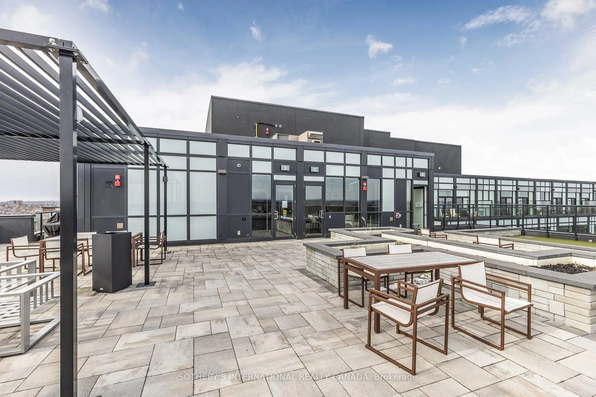 Photo 24 of Unit 302, 681 Yonge Street, Barrie, Painswick South — HOMEH