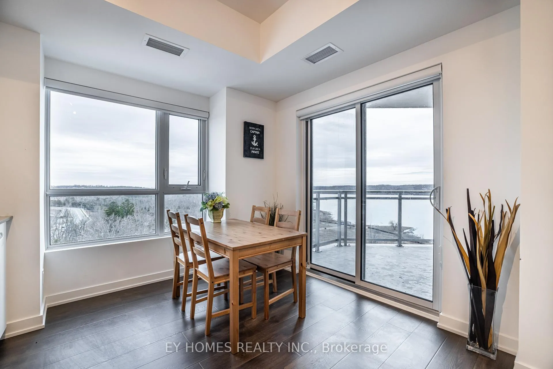 Photo 6 of Unit 905, 56 Lakeside Terrace, Barrie, Little Lake — HOMEH