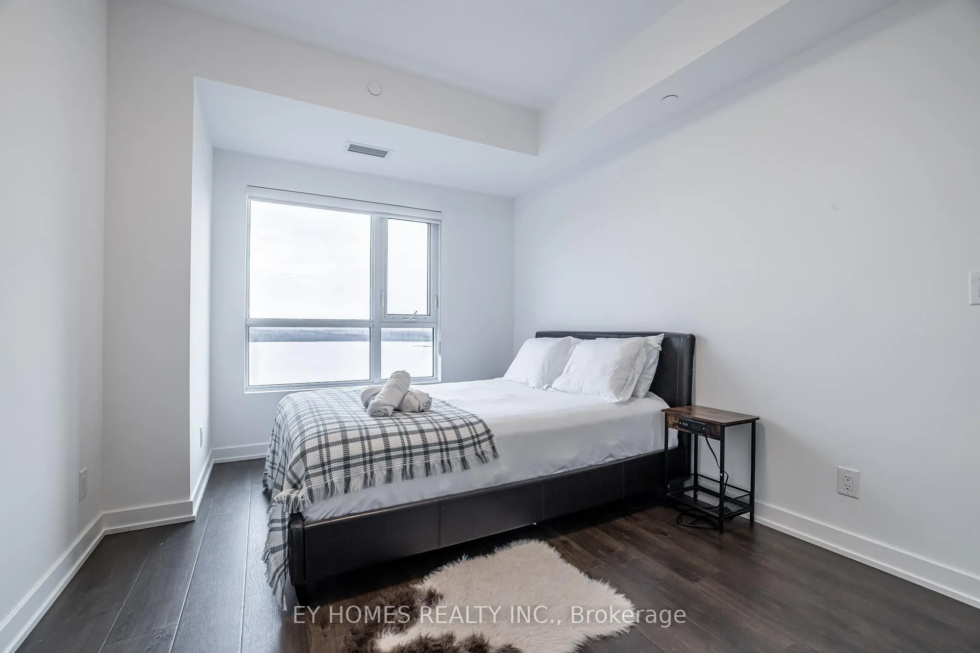 Photo 15 of Unit 905, 56 Lakeside Terrace, Barrie, Little Lake — HOMEH