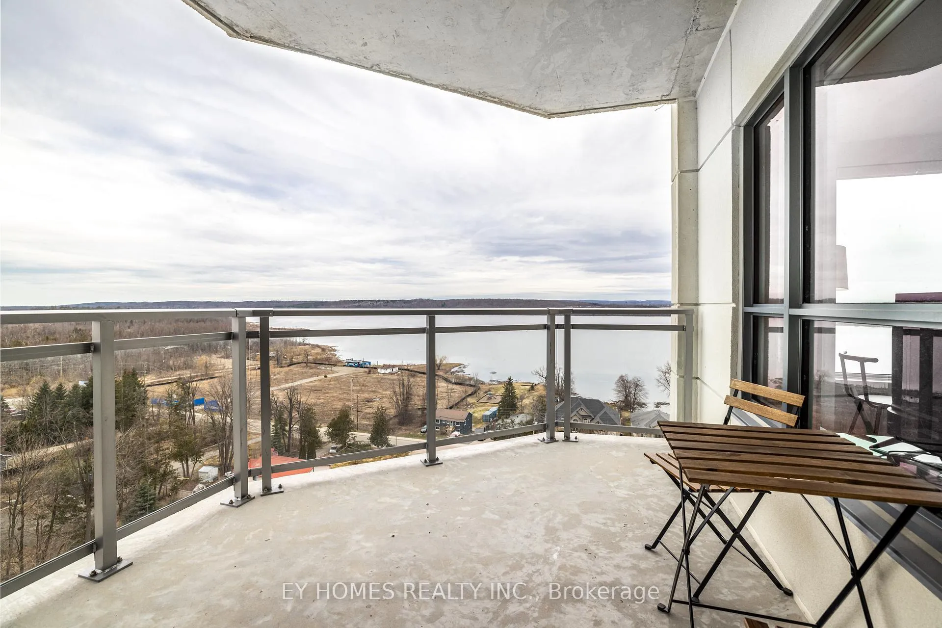 Photo 18 of Unit 905, 56 Lakeside Terrace, Barrie, Little Lake — HOMEH
