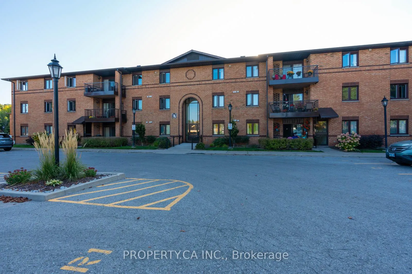 Photo 1 of Unit A125, 10 Coulter Street, Barrie, Sunnidale — HOMEH