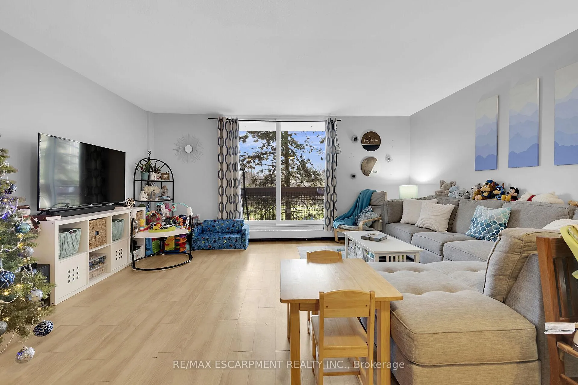 Photo 13 of Unit 215, 350 Quigley Road, Hamilton, Vincent — HOMEH