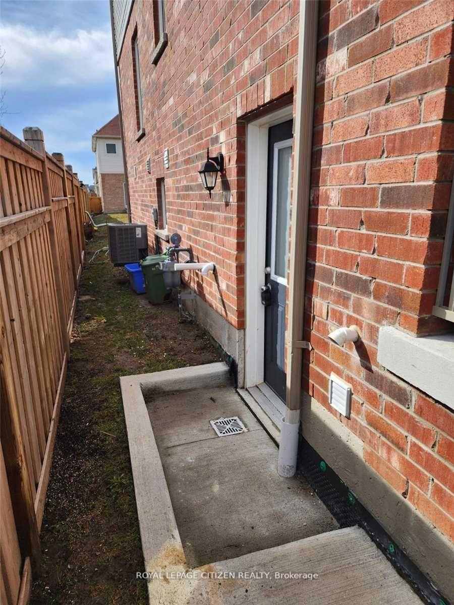 Photo 2 of Unit Bsmt, 192 Bruce Cameron Drive, Clarington, Bowmanville — HOMEH