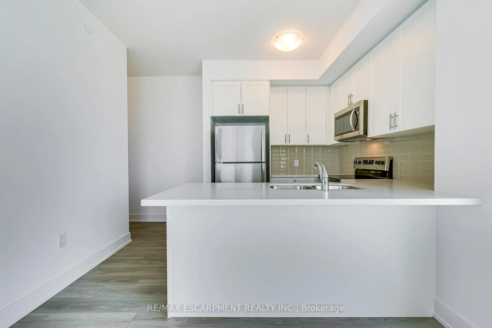 Photo 2 of Unit 302, 460 Dundas Street E, Hamilton, Waterdown — HOMEH