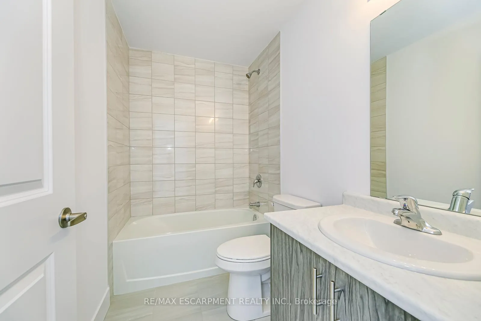 Photo 16 of Unit 302, 460 Dundas Street E, Hamilton, Waterdown — HOMEH