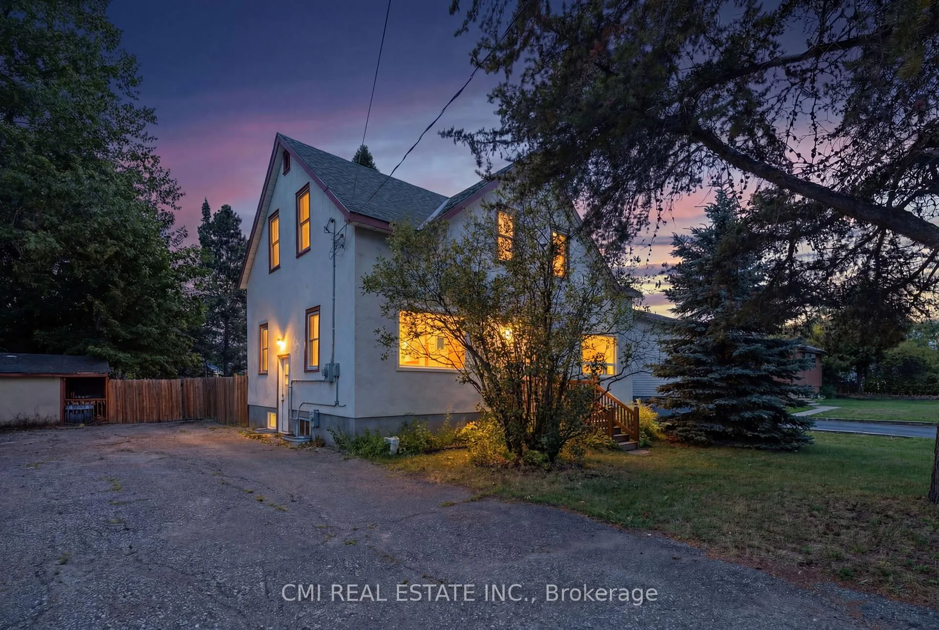 Photo 1 of 68 Pine Street, Thunder Bay — HOMEH