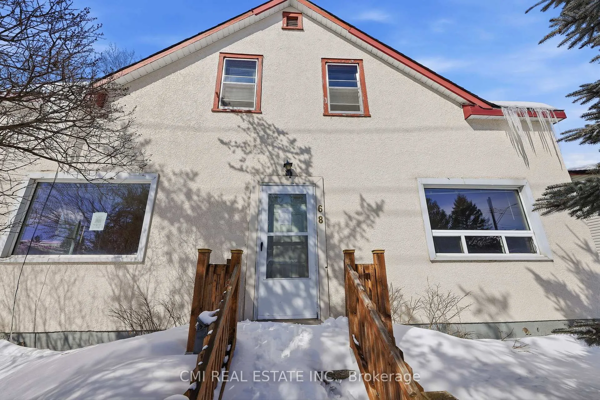 Photo 4 of 68 Pine Street, Thunder Bay — HOMEH