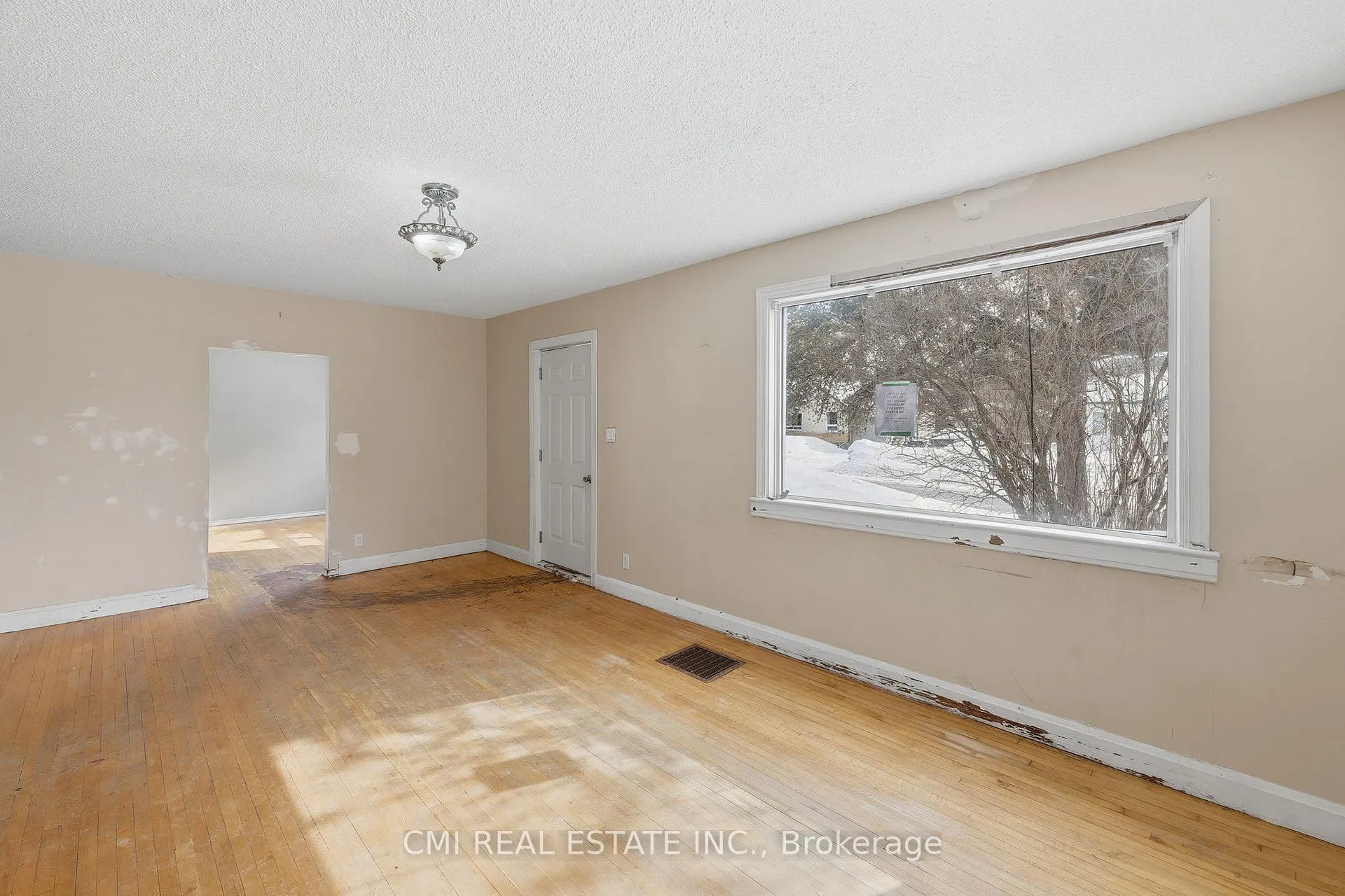 Photo 6 of 68 Pine Street, Thunder Bay — HOMEH
