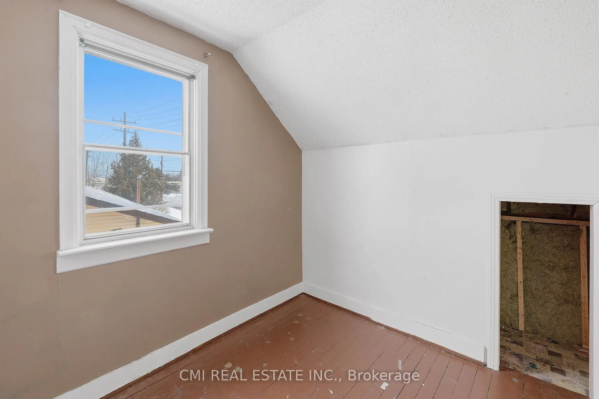 Photo 26 of 68 Pine Street, Thunder Bay — HOMEH