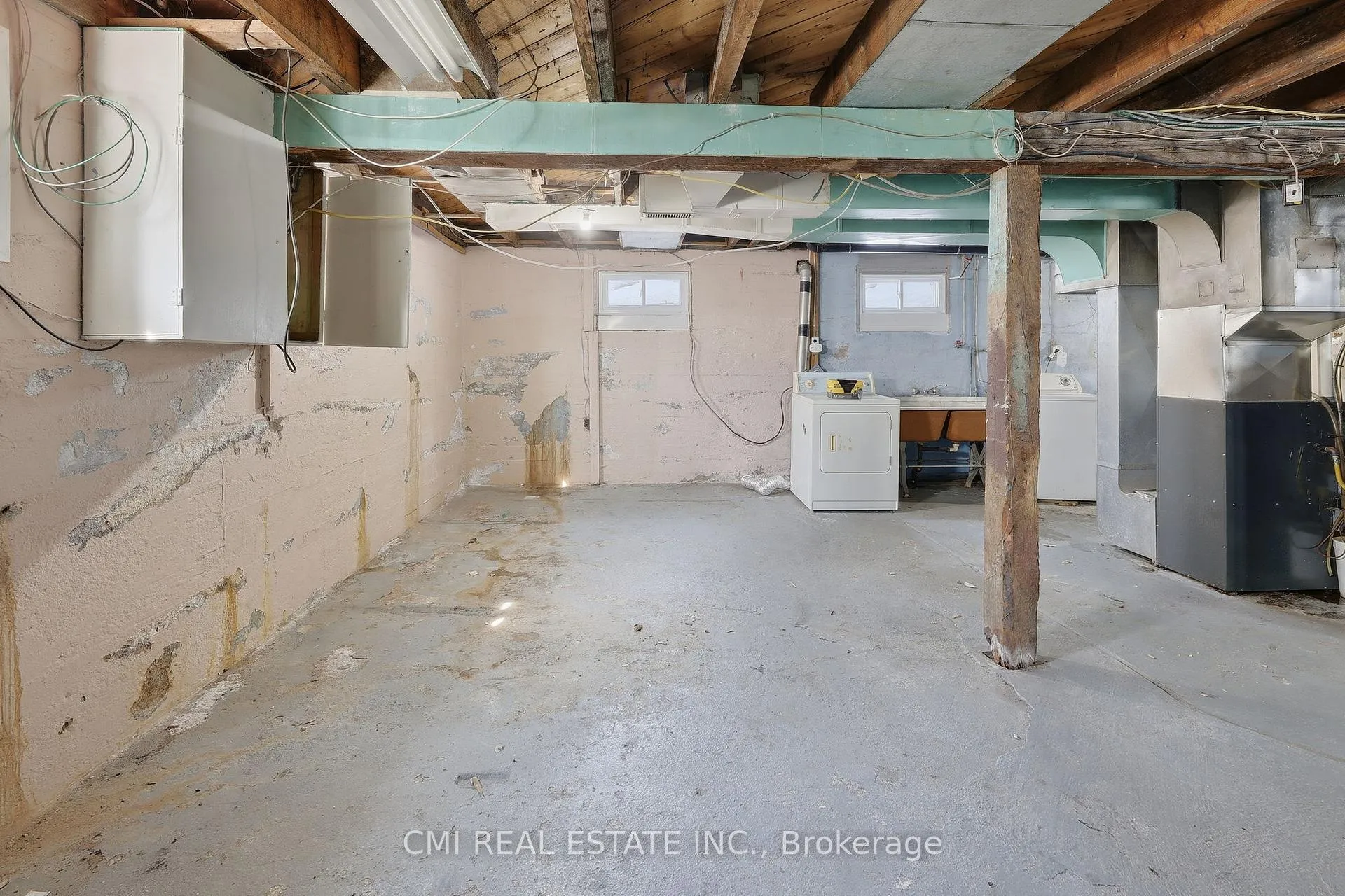 Photo 39 of 68 Pine Street, Thunder Bay — HOMEH