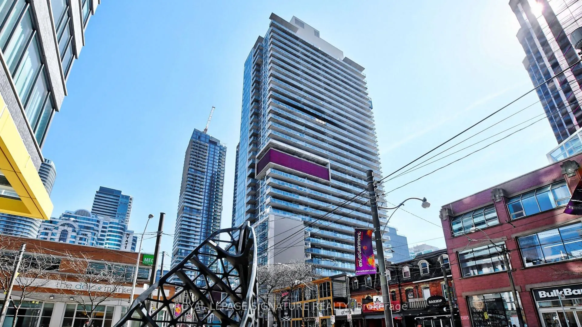 Front of Unit 1907, 375 King Street W