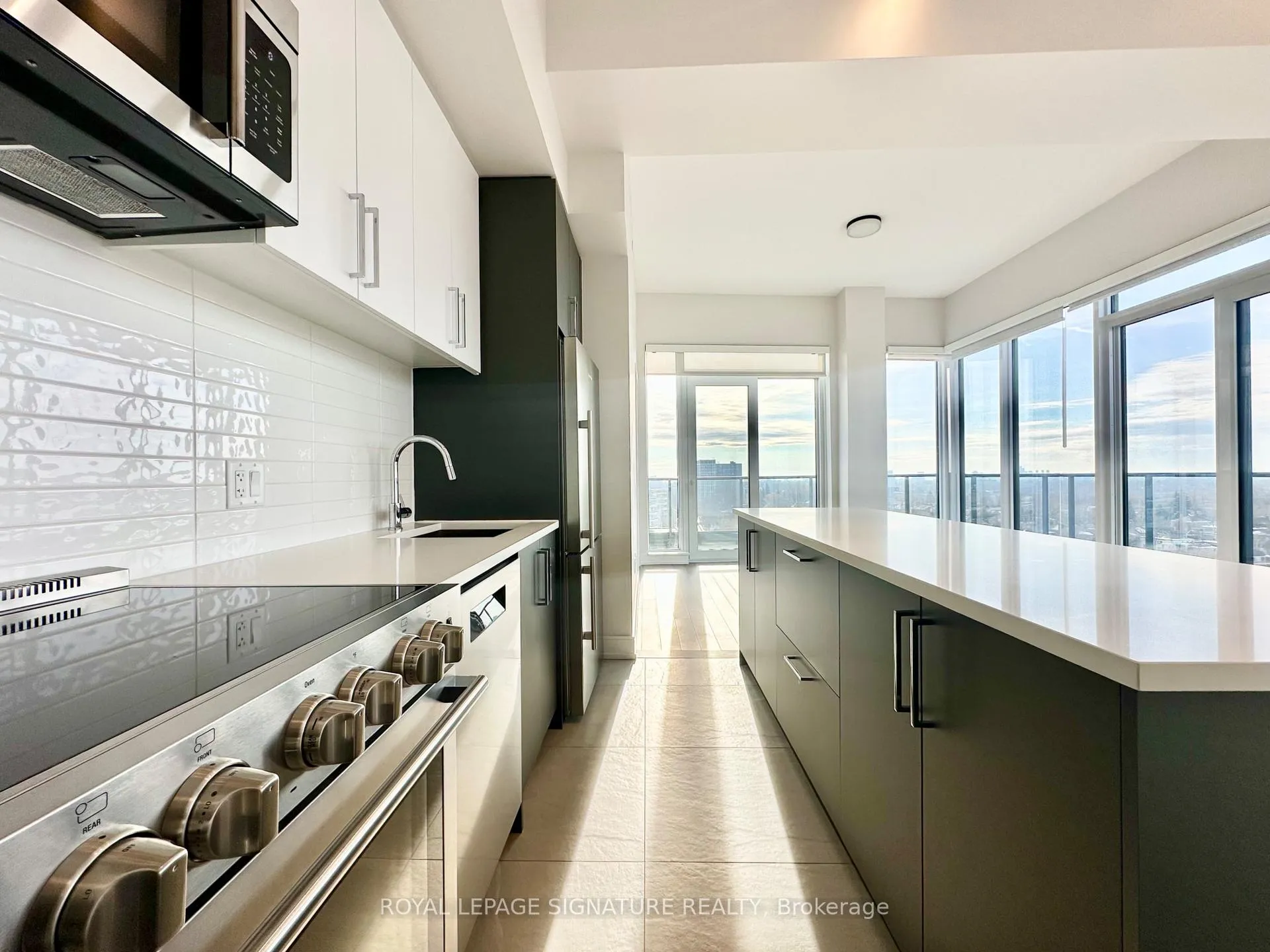 Photo 5 of Unit 1303, 2525 Bathurst Street, Toronto, Forest Hill North — HOMEH