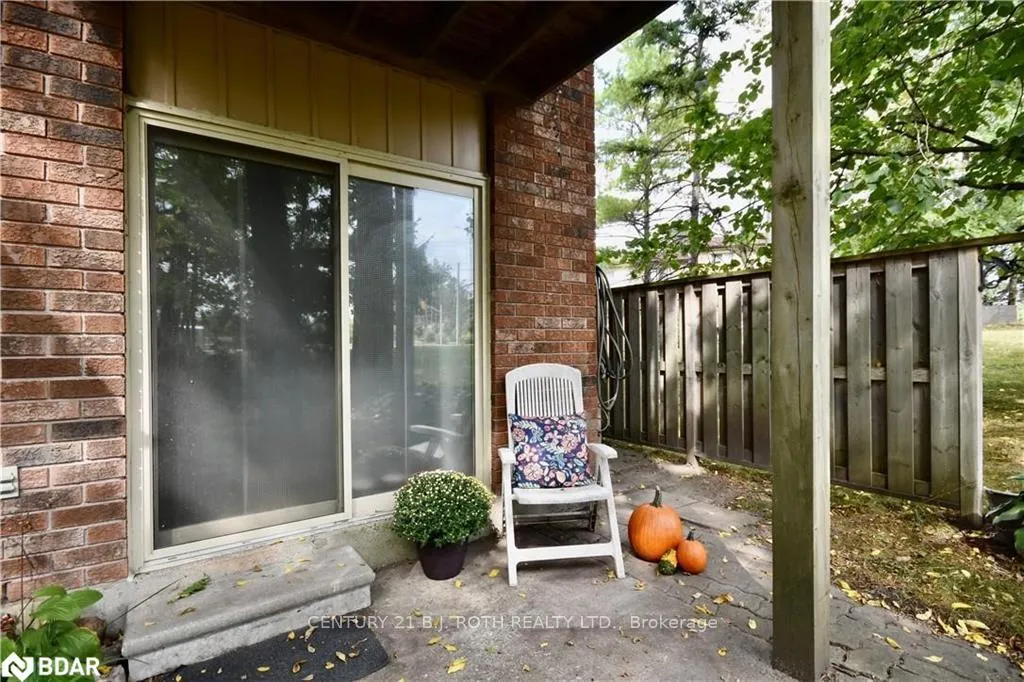 Photo 2 of Unit 1, 11 Meadow Lane, Barrie, Ardagh — HOMEH