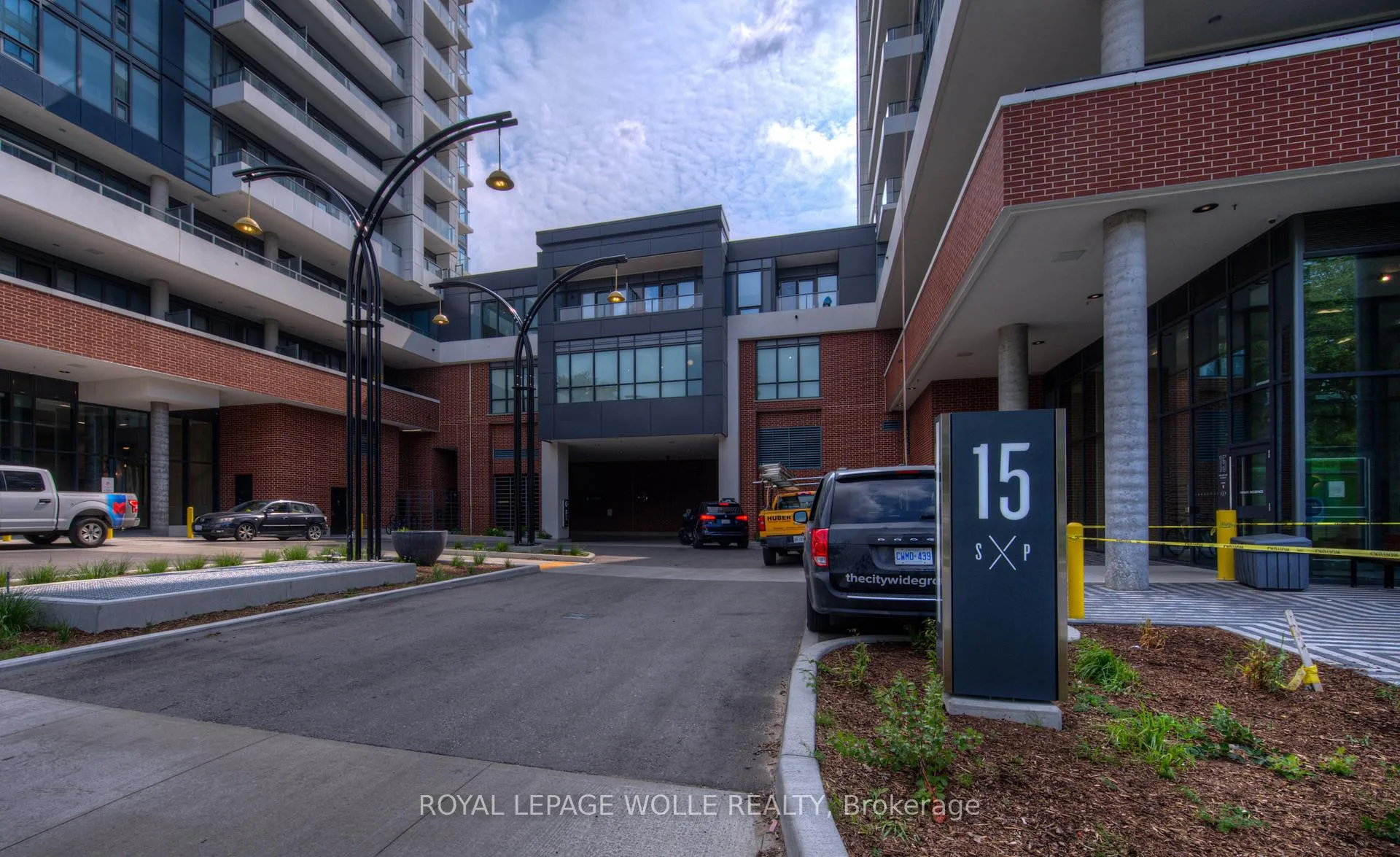 Photo 2 of Unit 701, 15 Wellington Street S, Kitchener — HOMEH