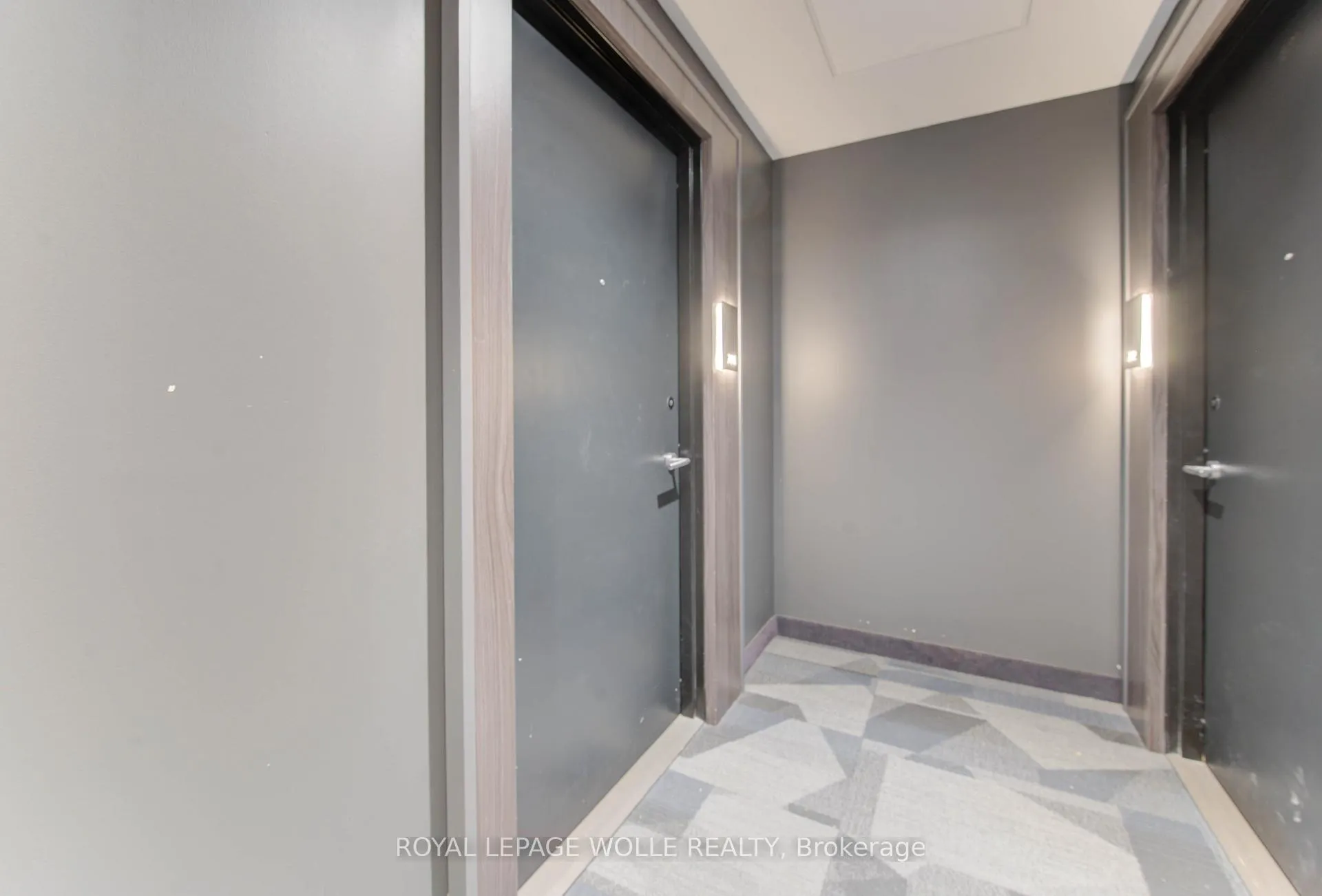 Photo 4 of Unit 701, 15 Wellington Street S, Kitchener — HOMEH