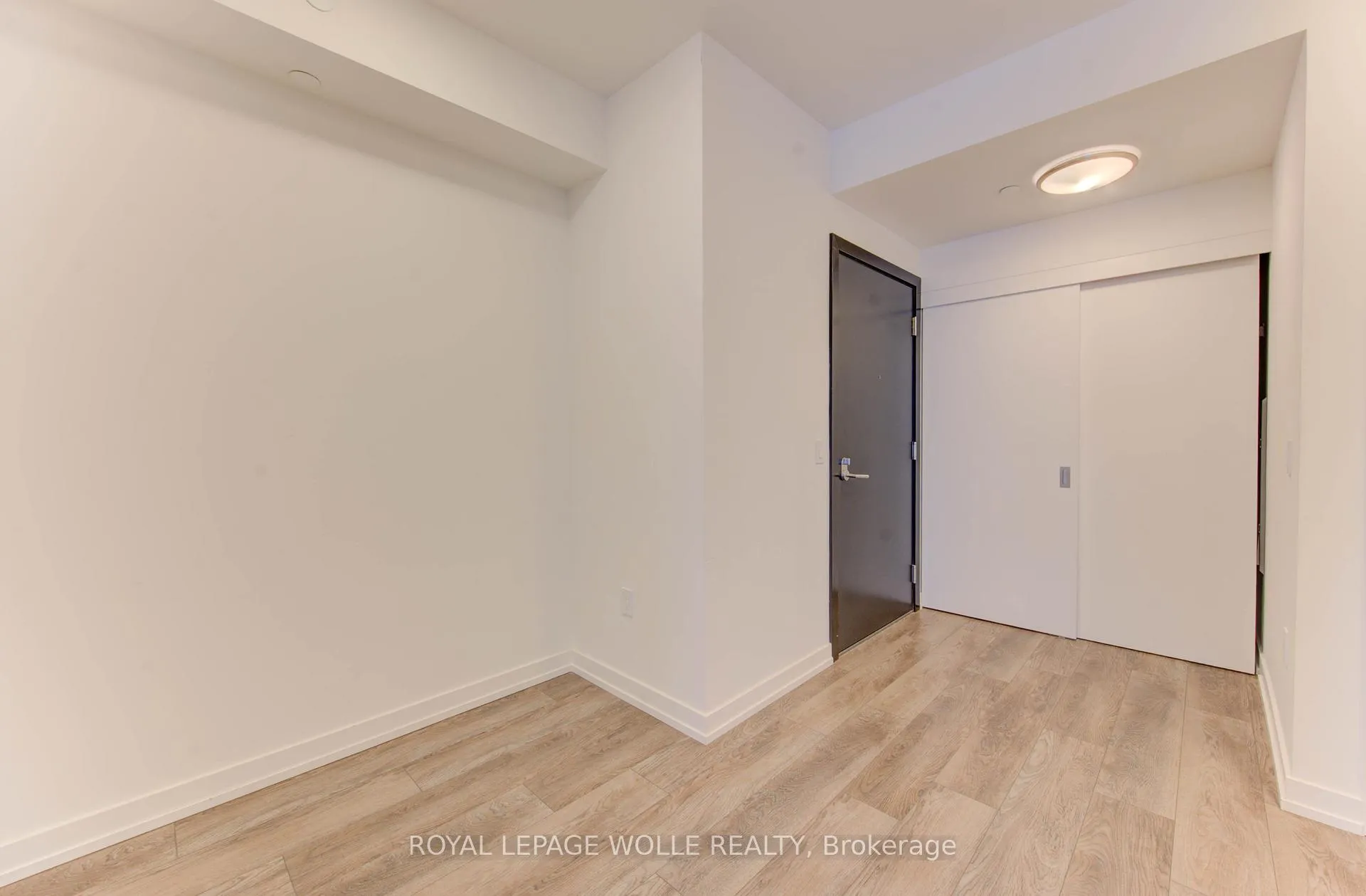 Photo 5 of Unit 701, 15 Wellington Street S, Kitchener — HOMEH