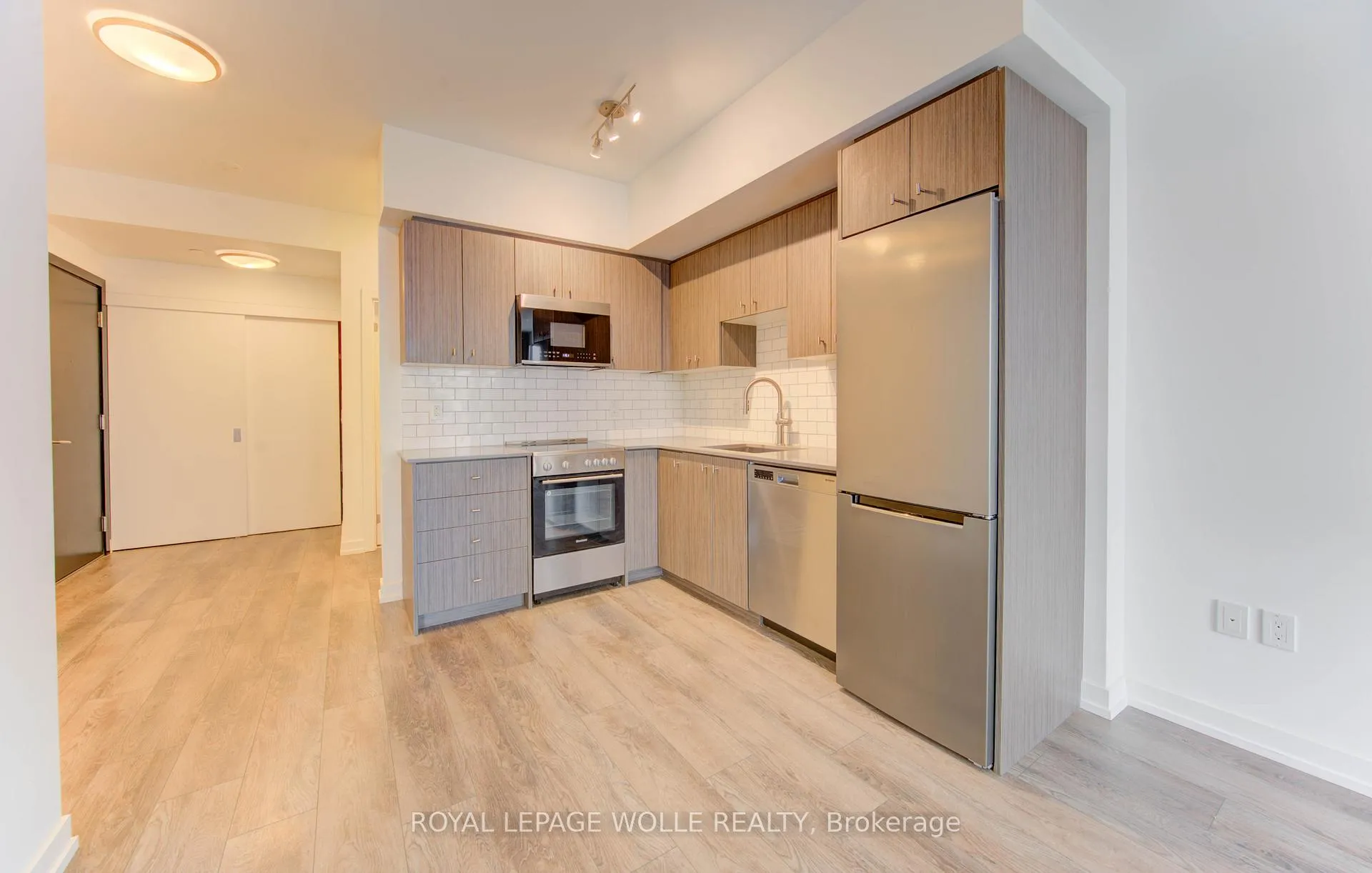 Photo 14 of Unit 701, 15 Wellington Street S, Kitchener — HOMEH