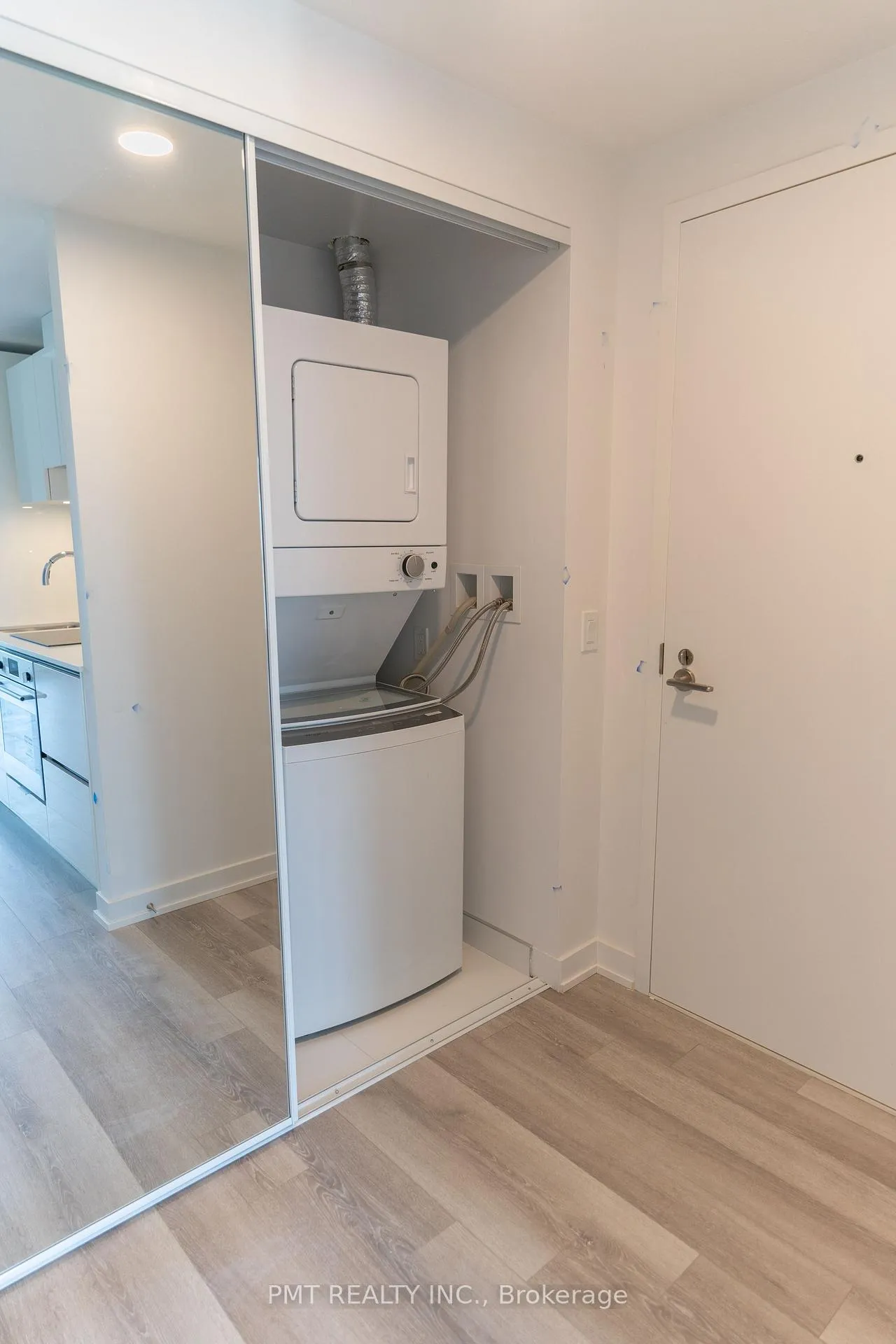 Photo 12 of Unit 2710, 238 Simcoe Street, Toronto, Kensington-Chinatown — HOMEH
