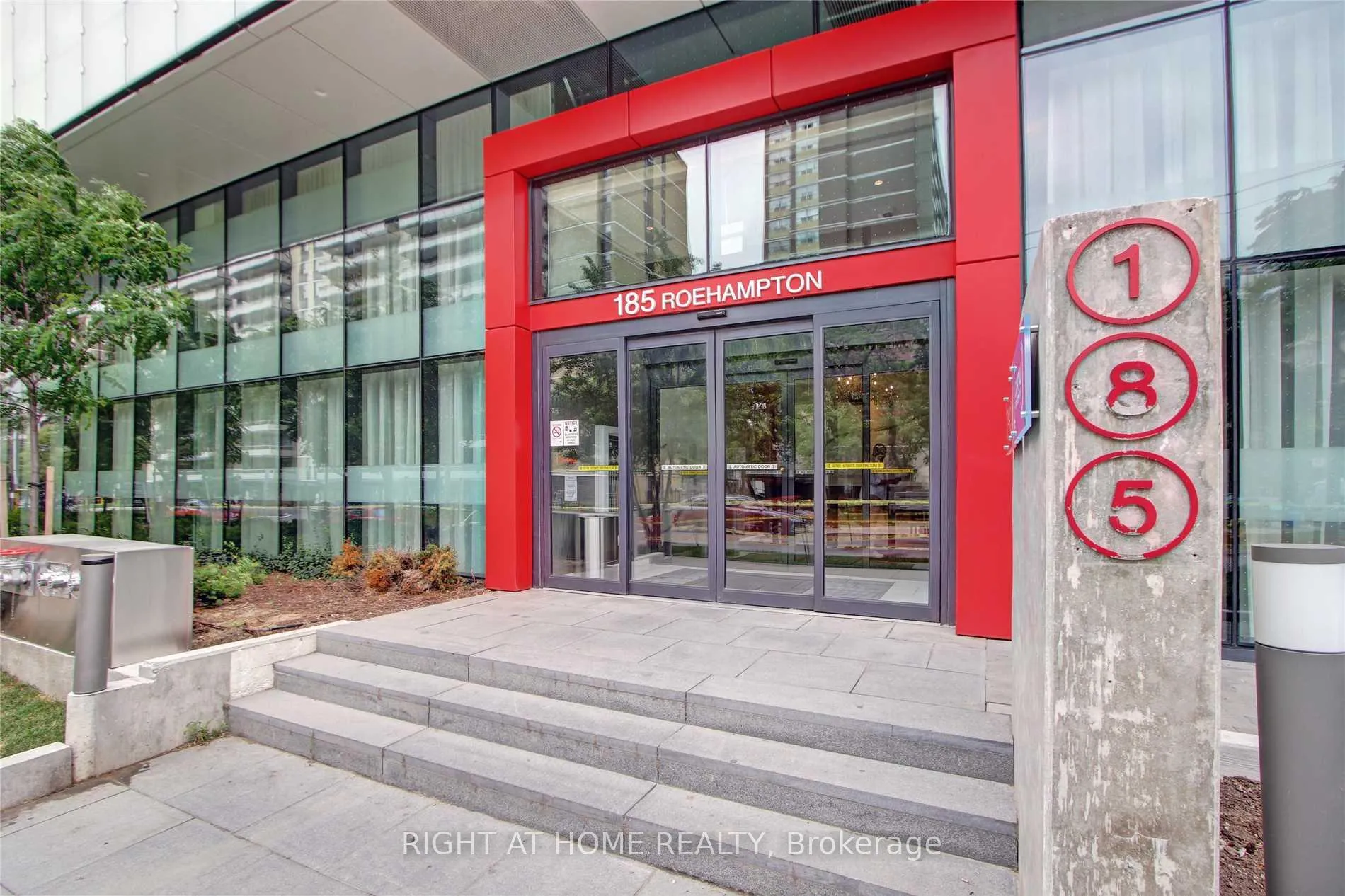 Front of Unit 2802, 185 Roehampton Avenue