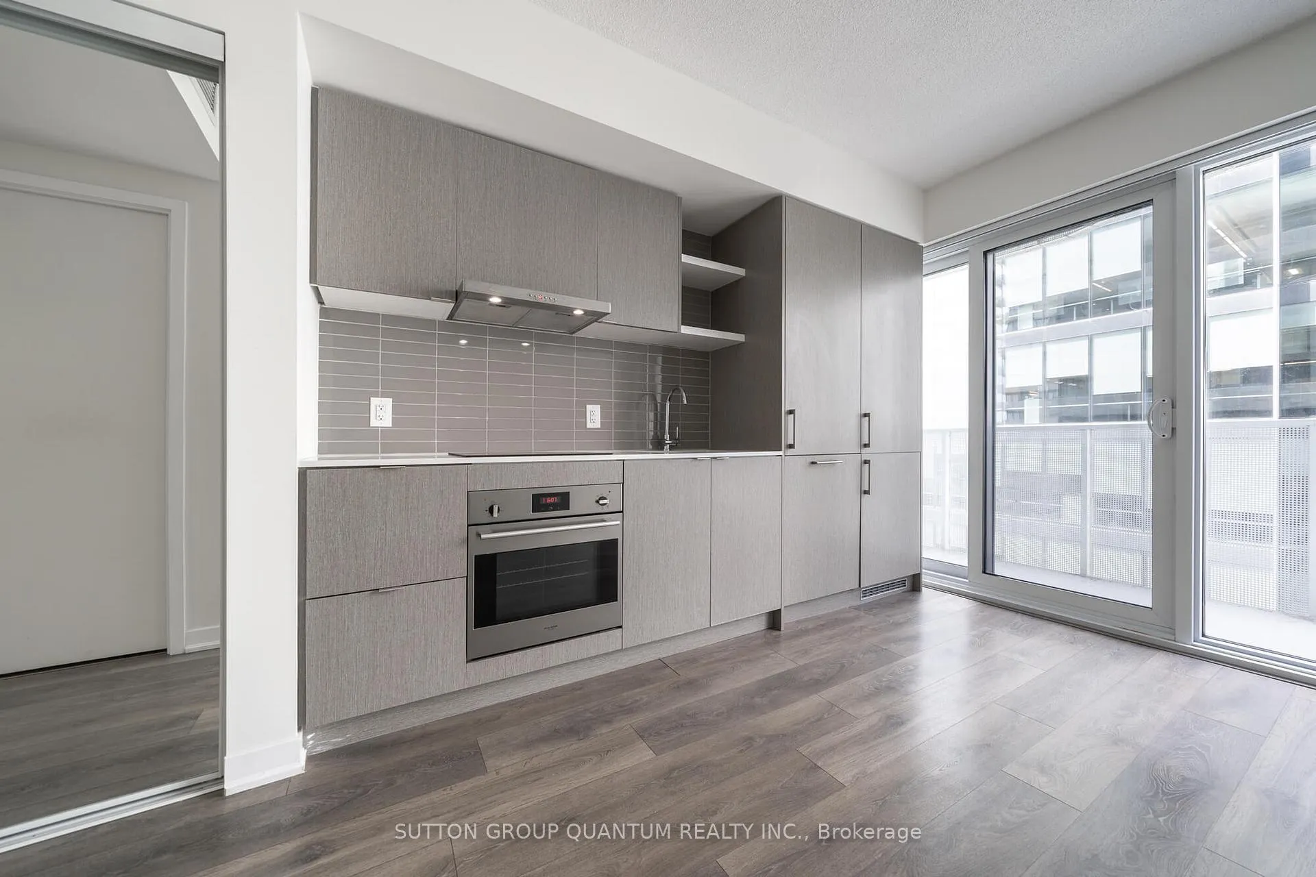 Photo 4 of Unit 4111, 100 Harbour Street, Toronto, Waterfront Communities — HOMEH