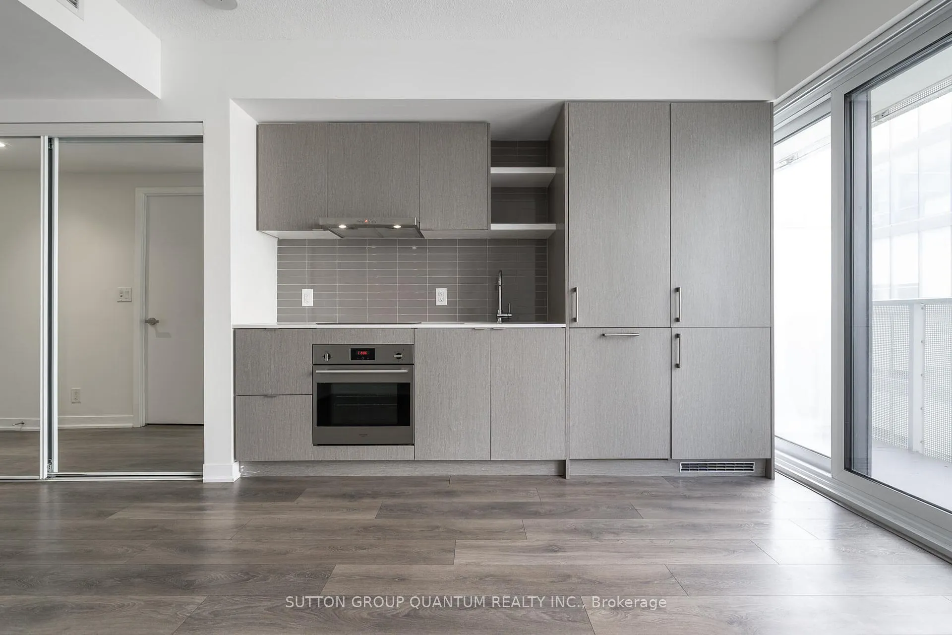 Photo 5 of Unit 4111, 100 Harbour Street, Toronto, Waterfront Communities — HOMEH