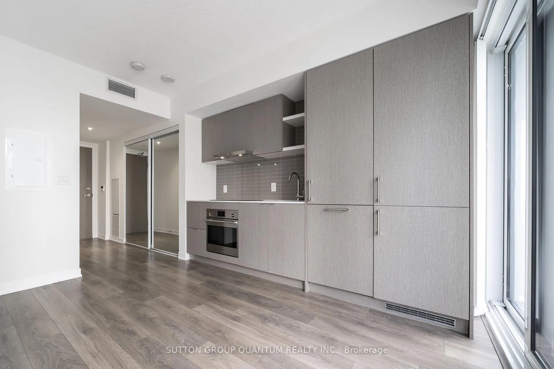 Photo 6 of Unit 4111, 100 Harbour Street, Toronto, Waterfront Communities — HOMEH