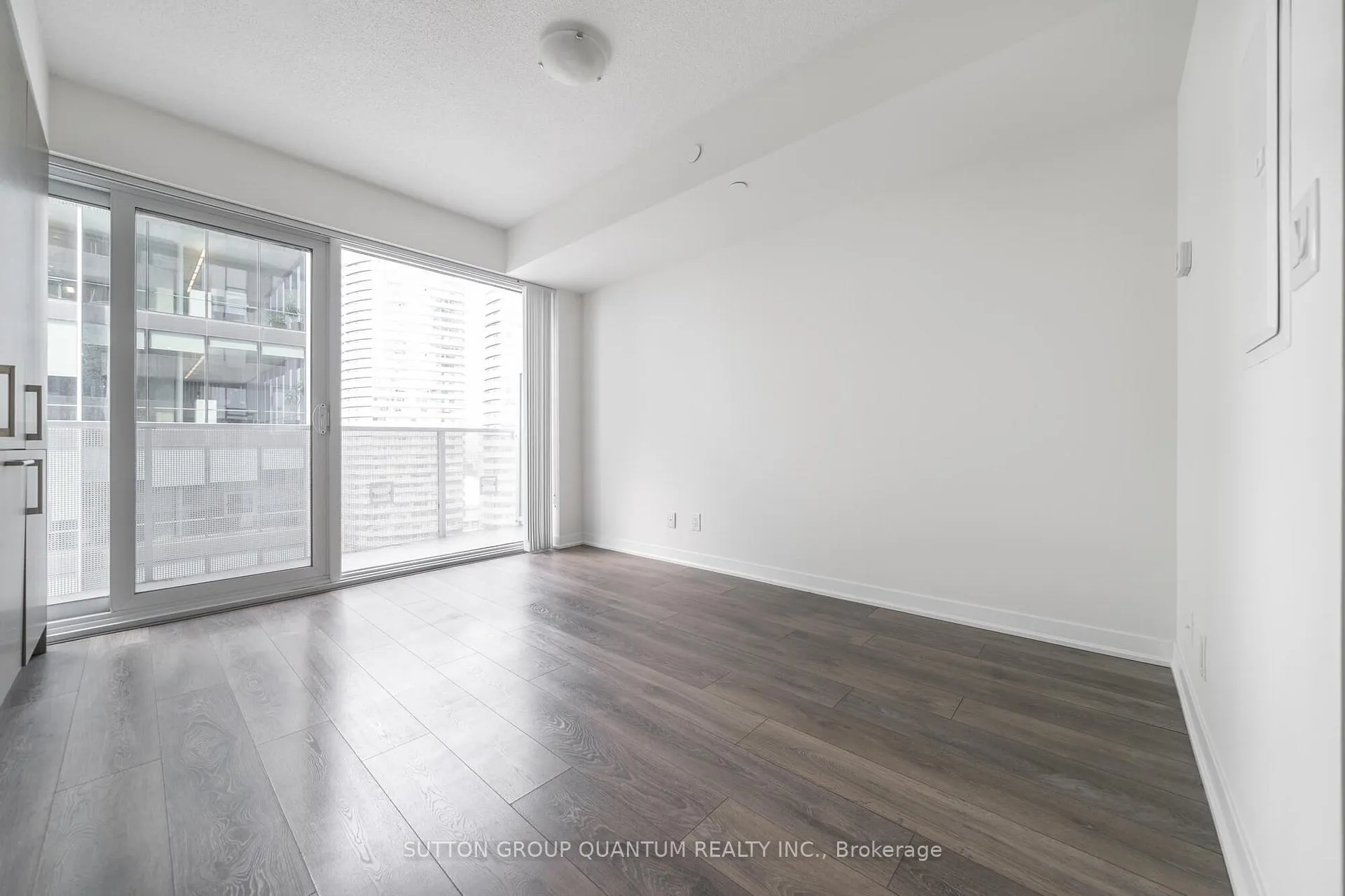 Photo 7 of Unit 4111, 100 Harbour Street, Toronto, Waterfront Communities — HOMEH
