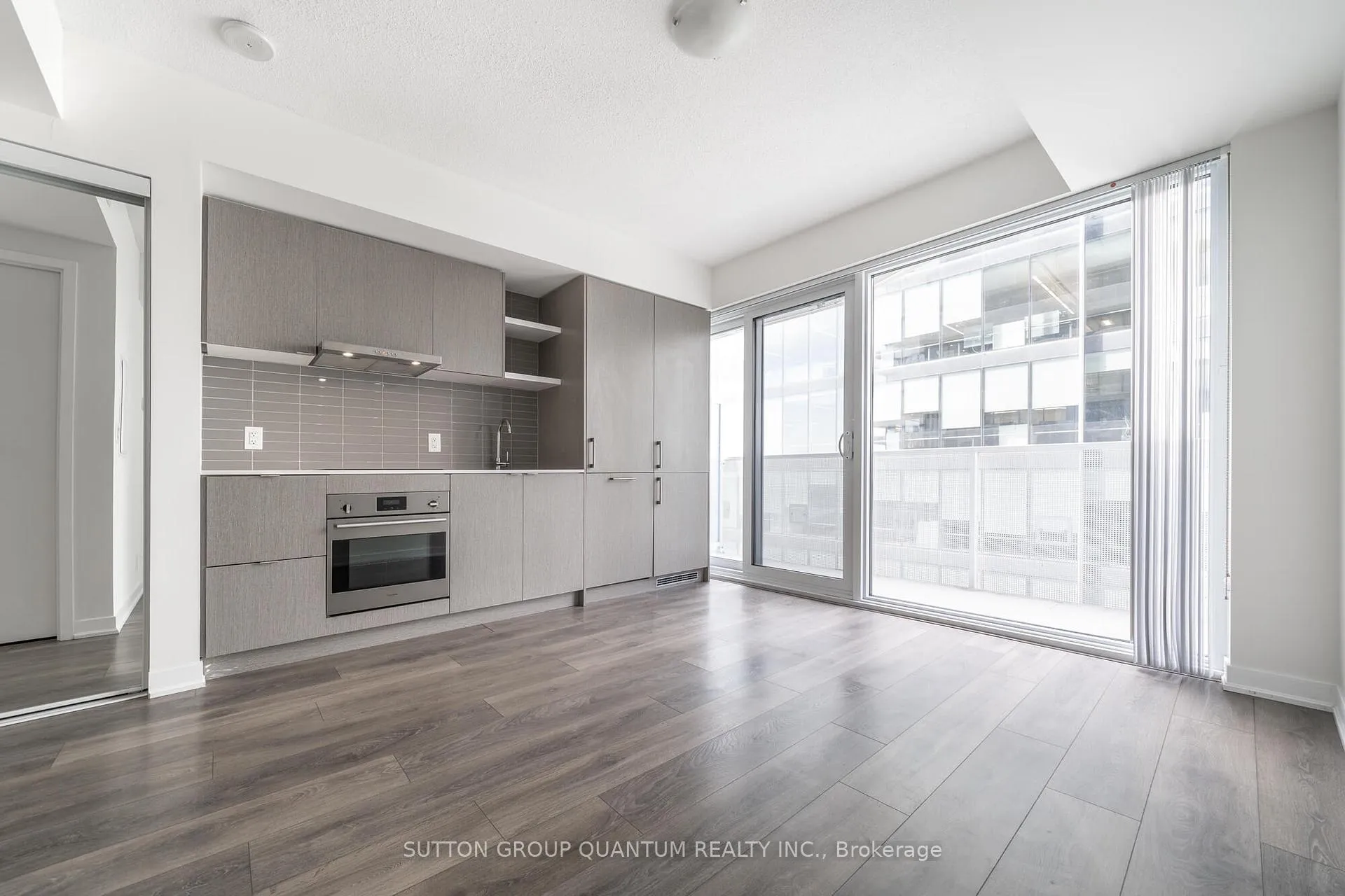 Photo 8 of Unit 4111, 100 Harbour Street, Toronto, Waterfront Communities — HOMEH