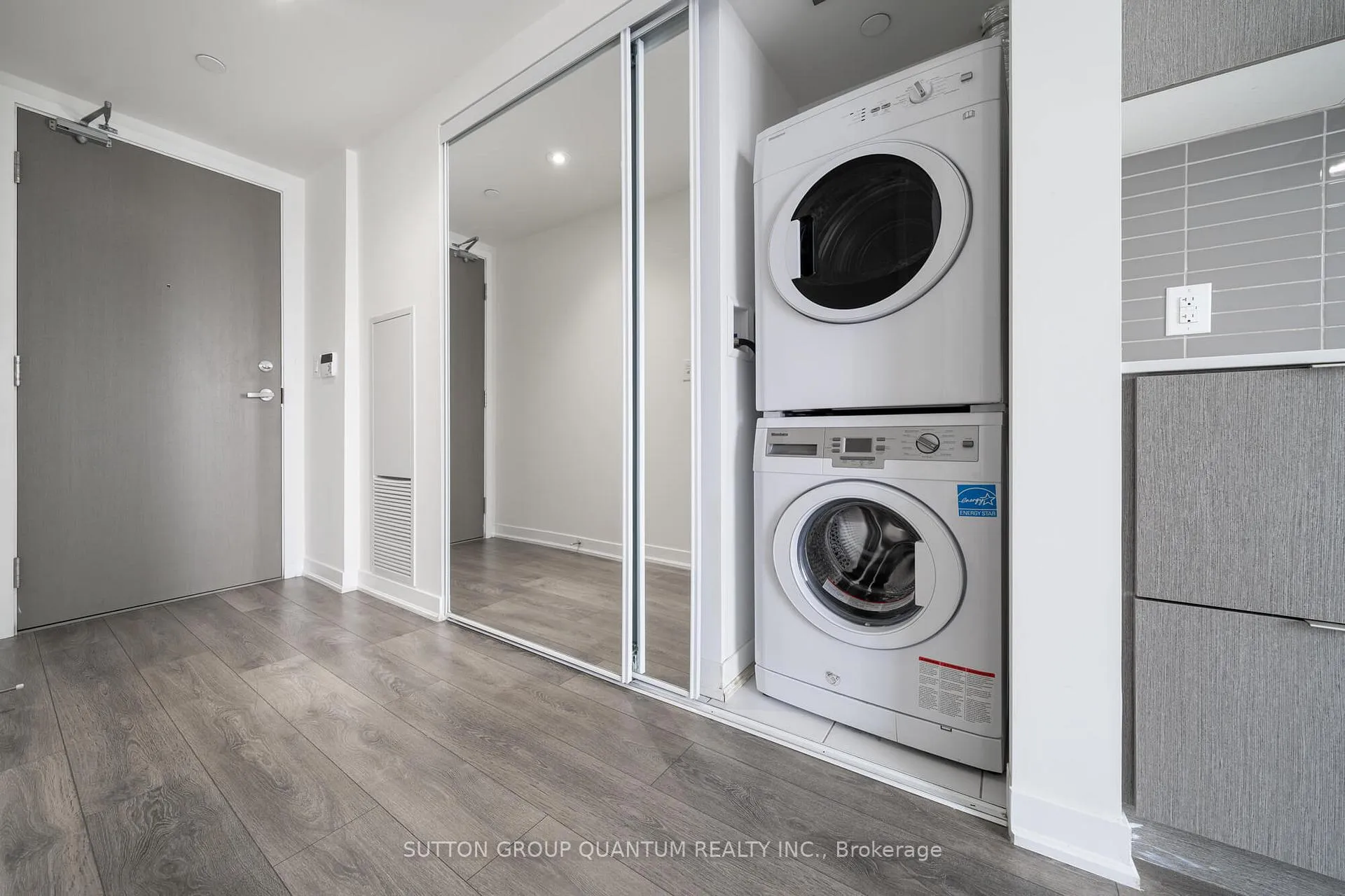 Photo 13 of Unit 4111, 100 Harbour Street, Toronto, Waterfront Communities — HOMEH