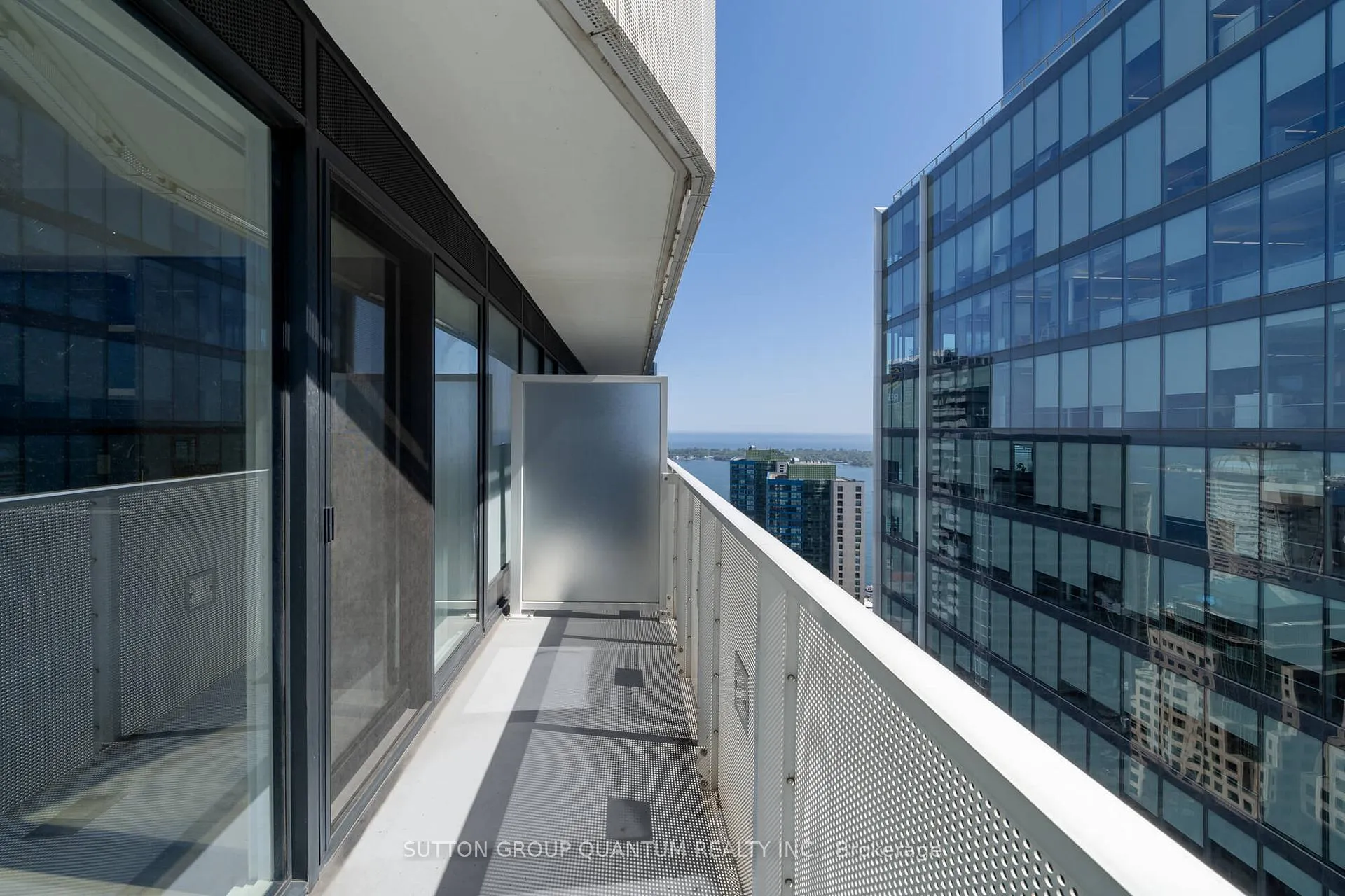 Photo 14 of Unit 4111, 100 Harbour Street, Toronto, Waterfront Communities — HOMEH