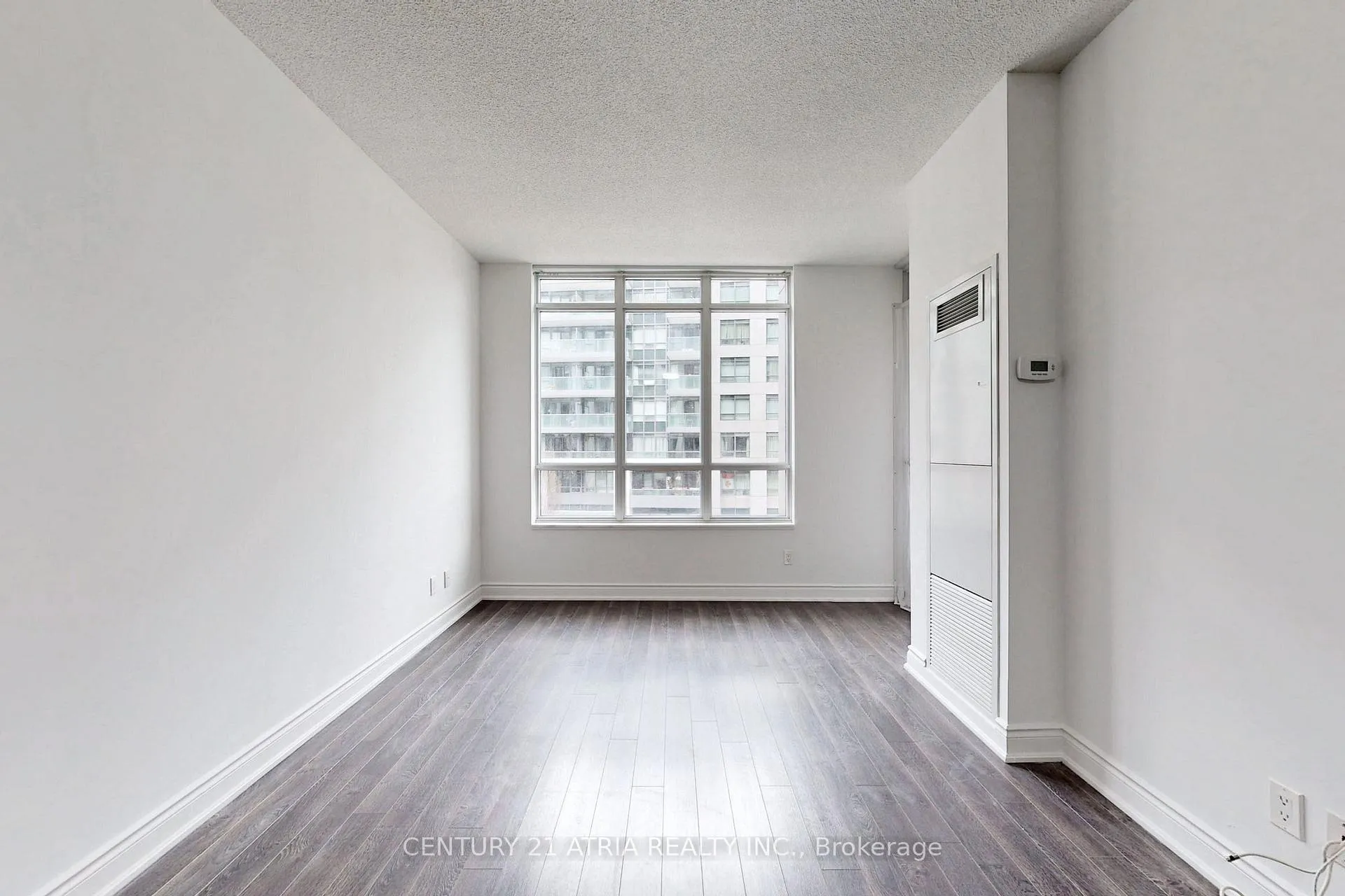 Photo 2 of Unit D309, 33 Clegg Road, Markham, Unionville — HOMEH